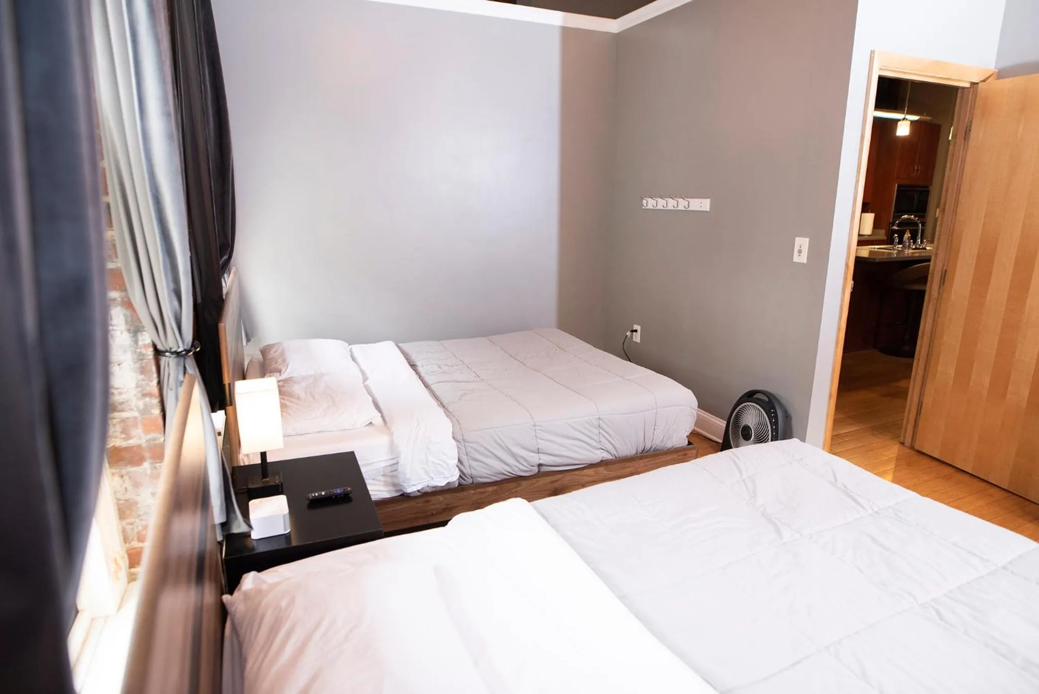 Georgia Street 4 Bedroom Condo Downtown!!