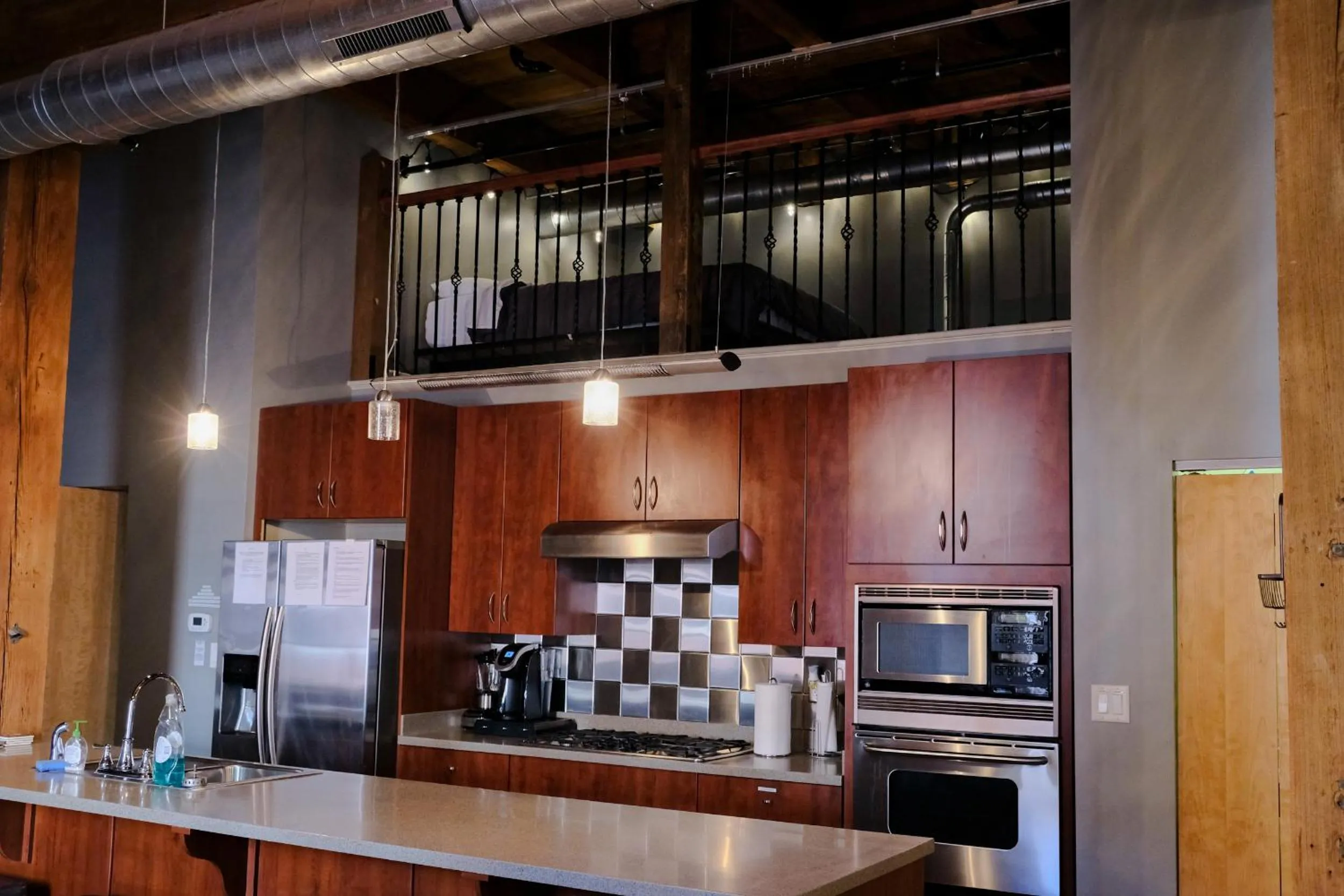 Georgia Street 4 Bedroom Condo Downtown!!