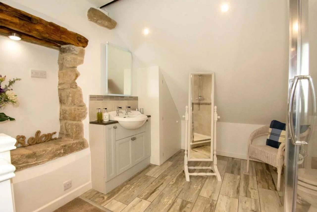 Bathroom in The Plough Inn