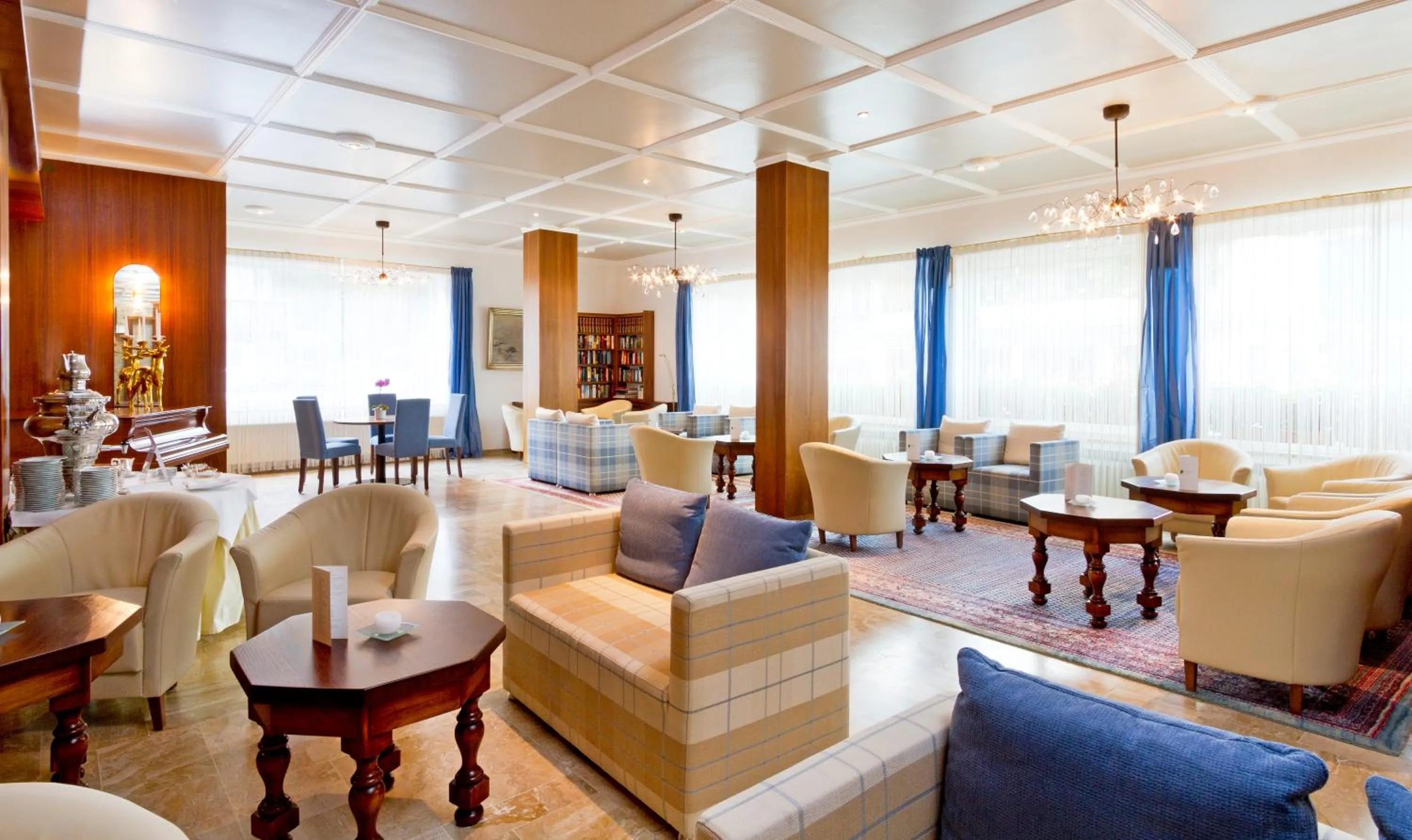 Lobby or reception in Wittelsbacher Hof Swiss Quality Hotel