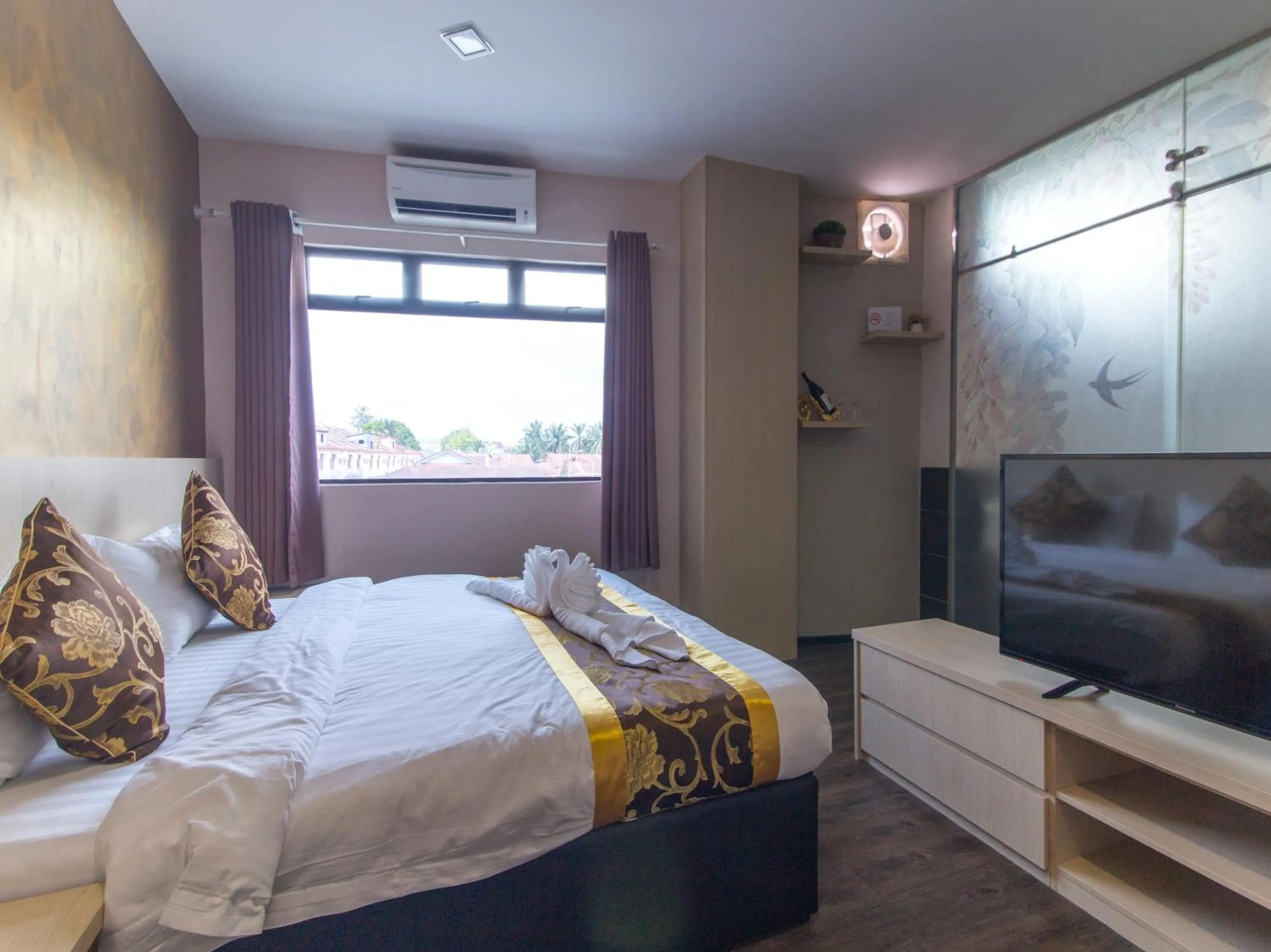 Bed in Top Garden Hotel