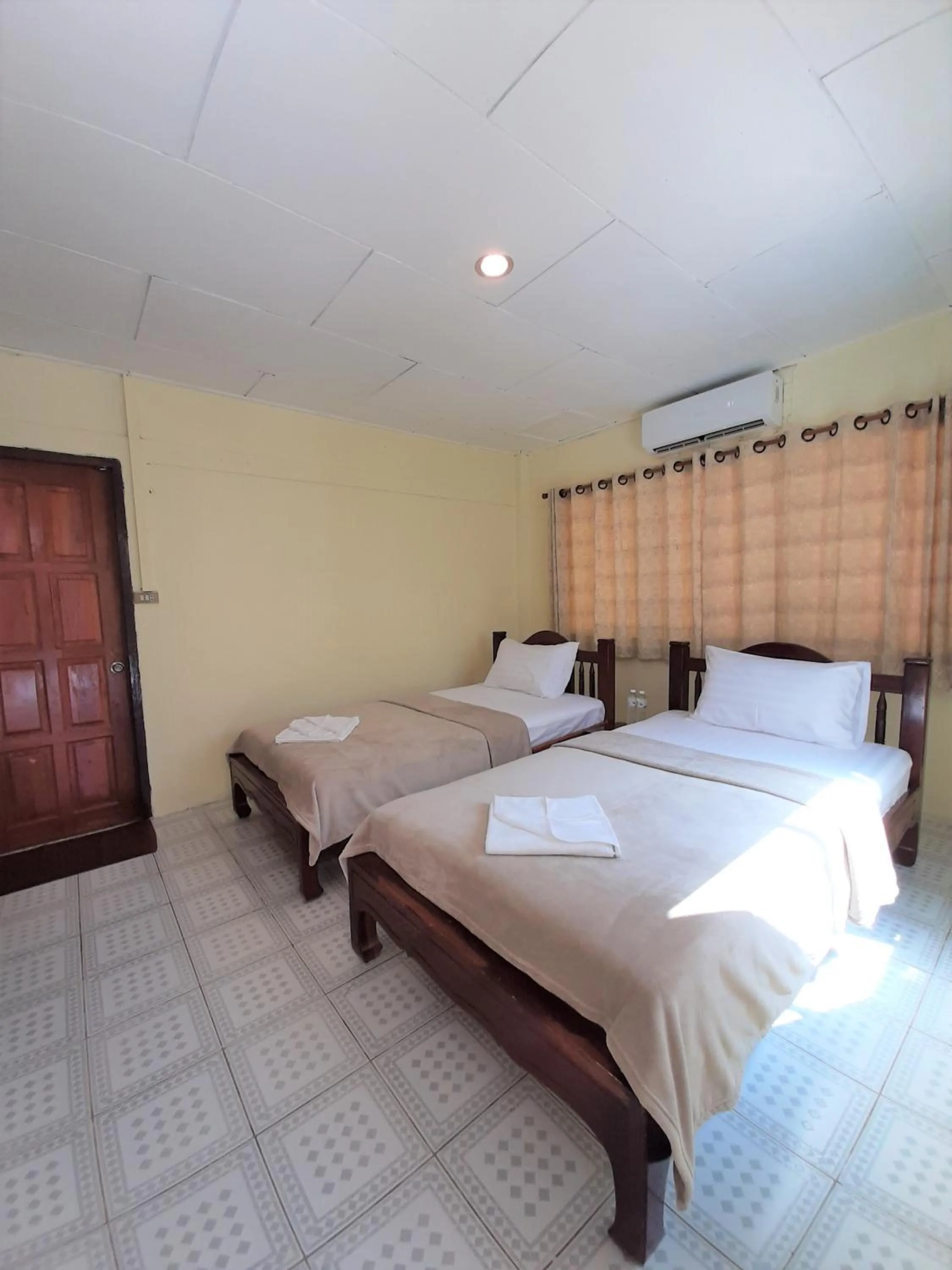Bed in Cameron Island Resort