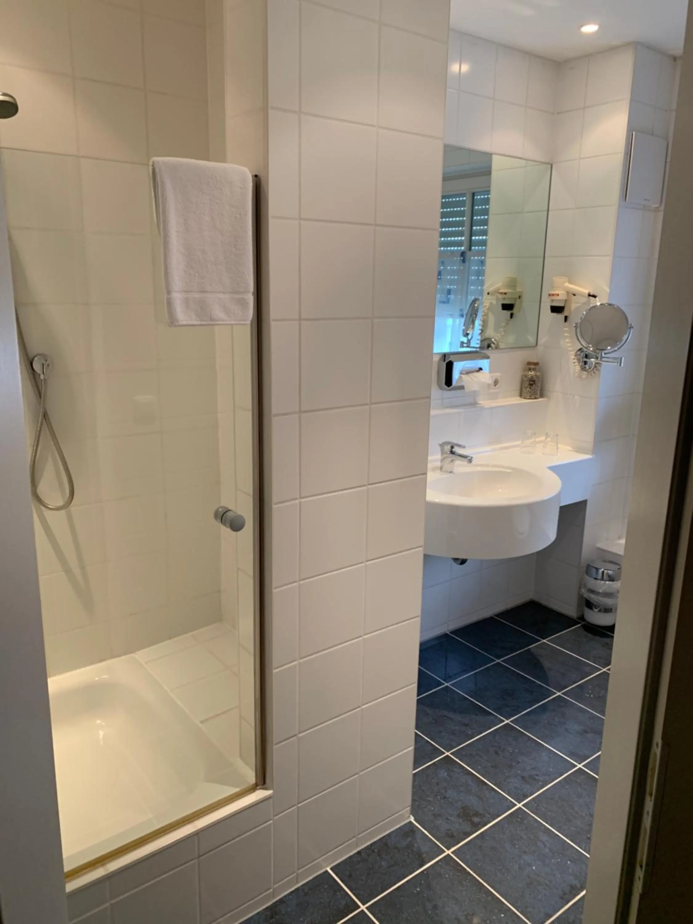 Bathroom in Hotel Zwei Länder
