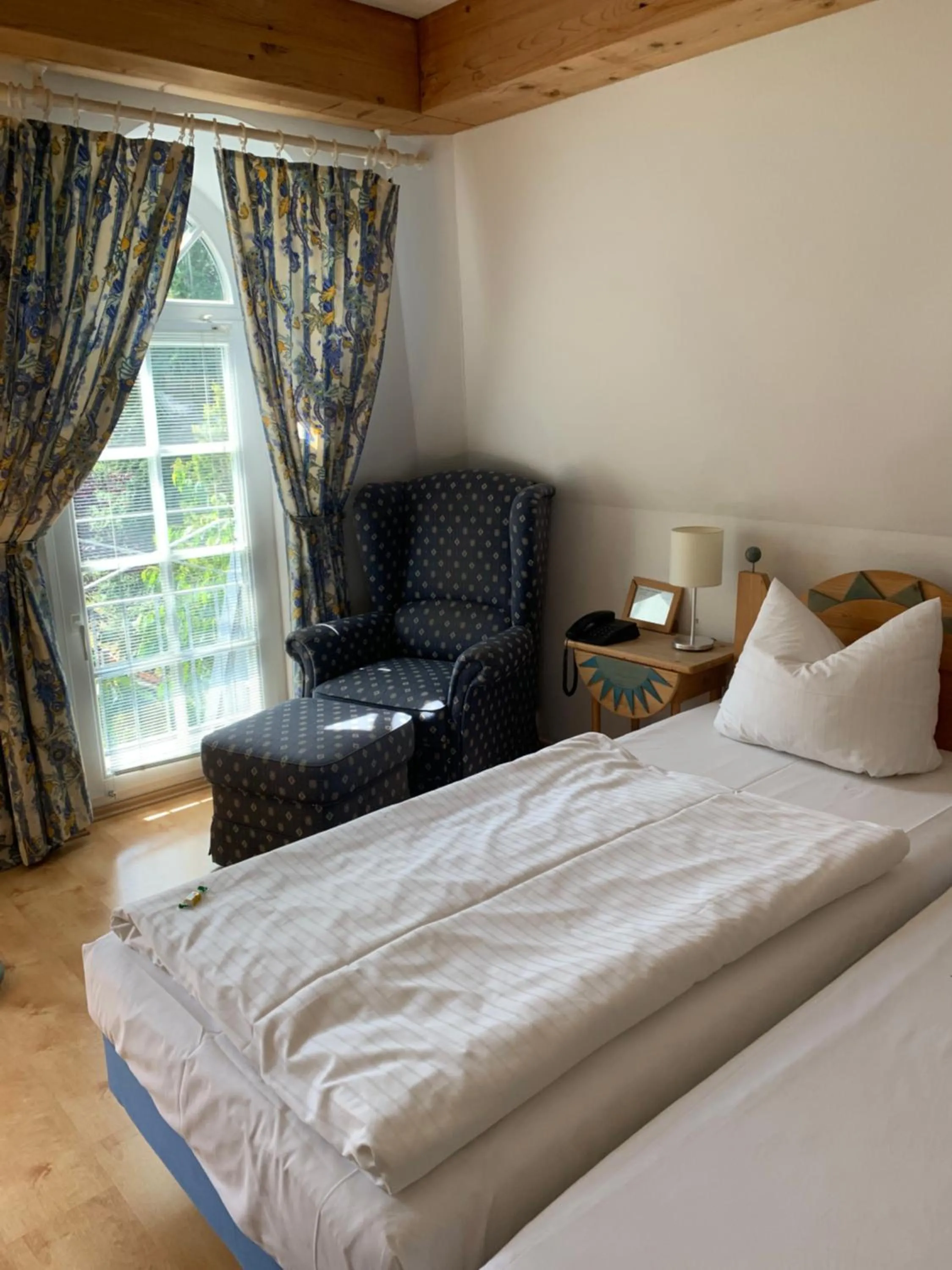 Bedroom, Bed in Hotel Zwei Länder
