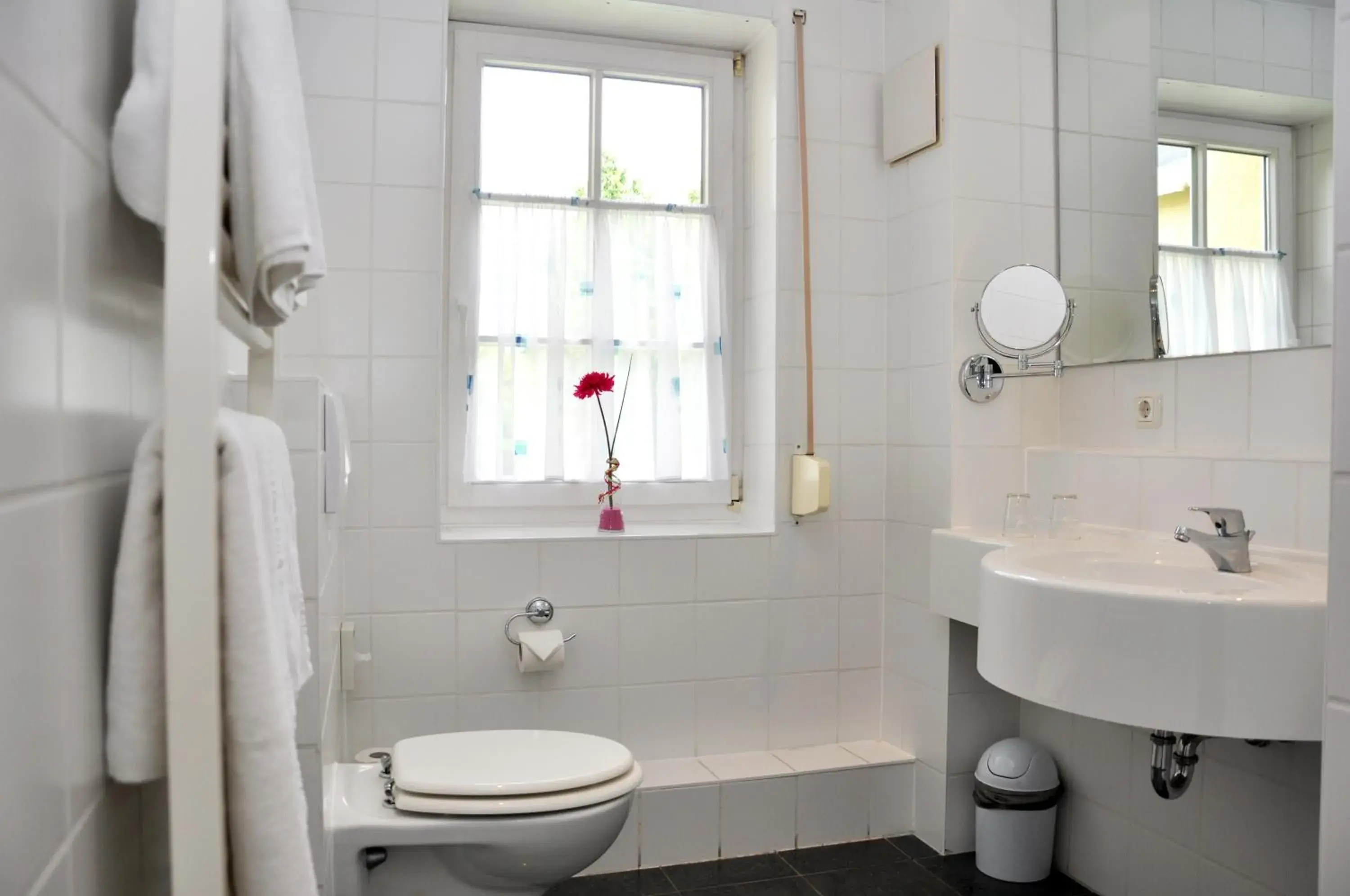 Triple Room - single occupancy in Hotel Zwei Länder Triple Room - single occupancy in Hotel Zwei Länder