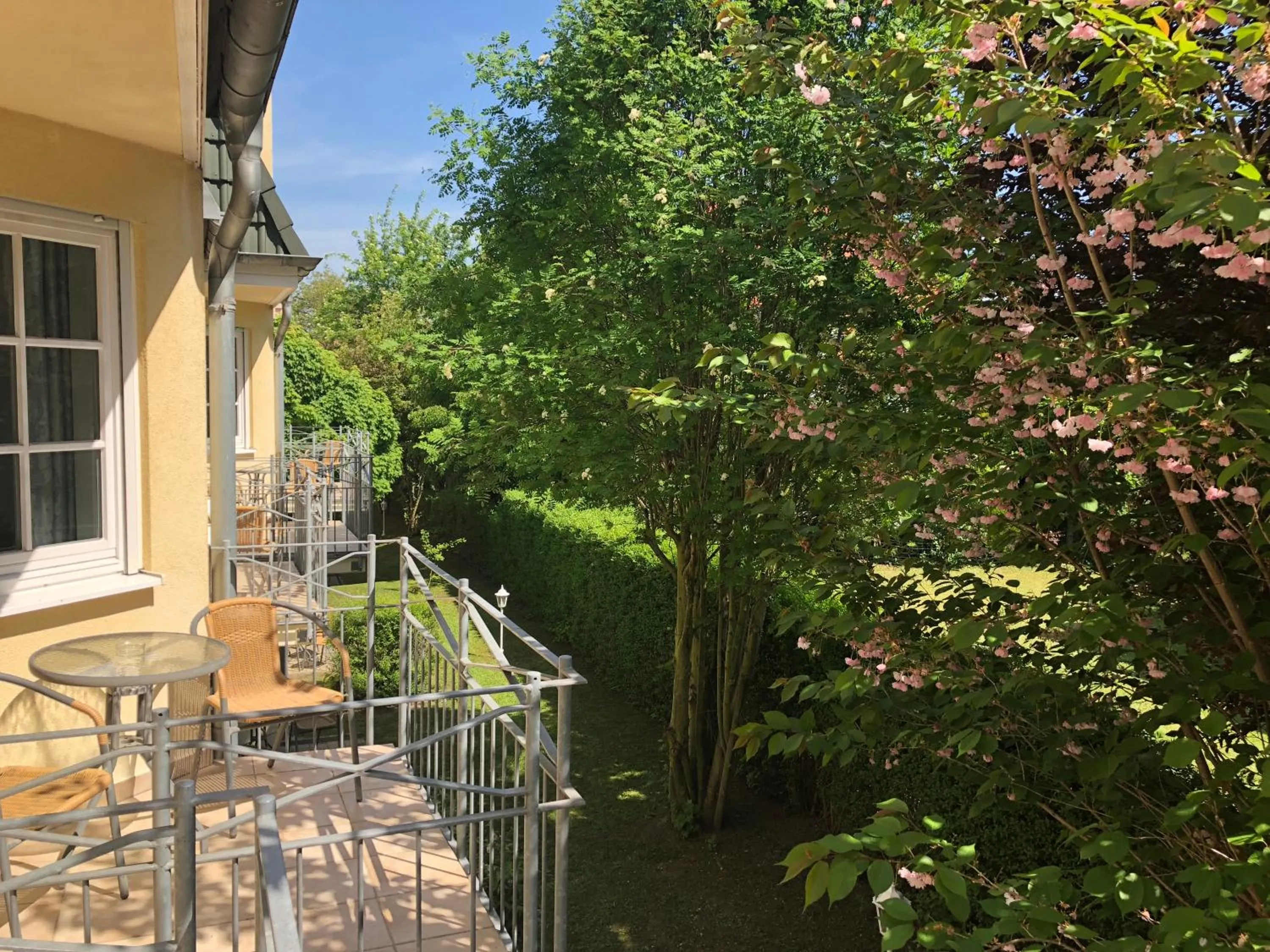 Garden view in Hotel Zwei Länder