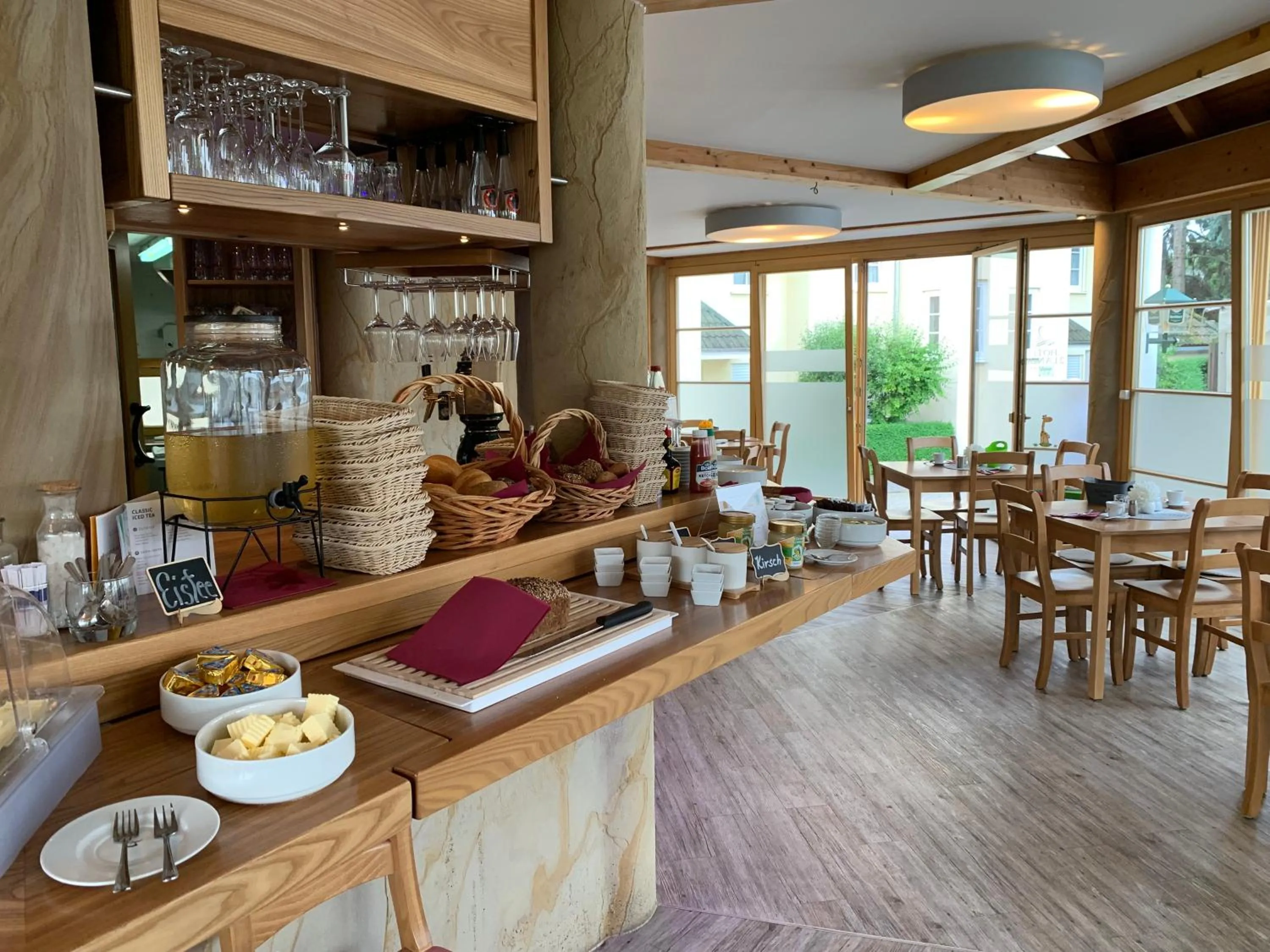 Breakfast in Hotel Zwei Länder