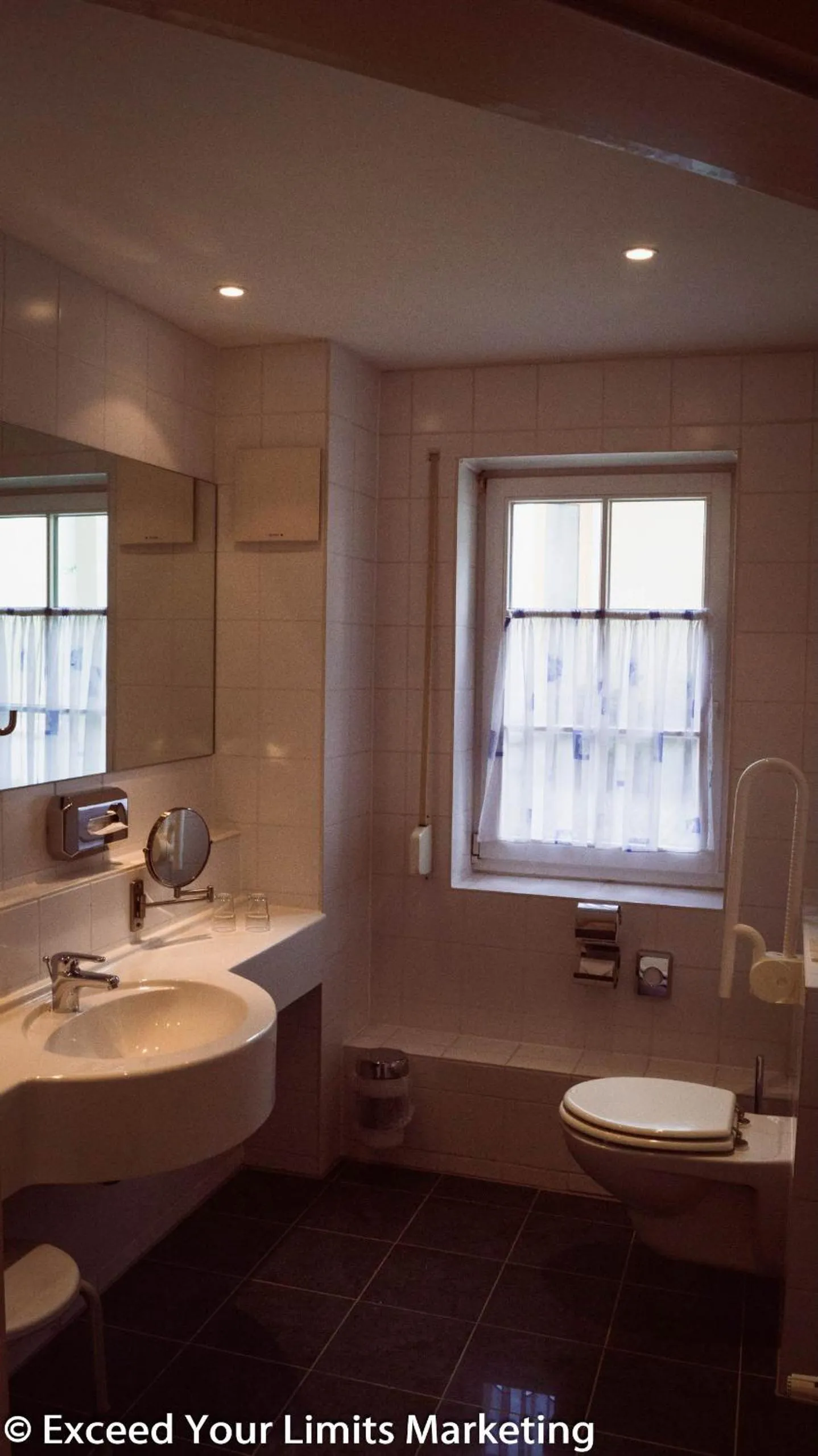 Bathroom in Hotel Zwei Länder