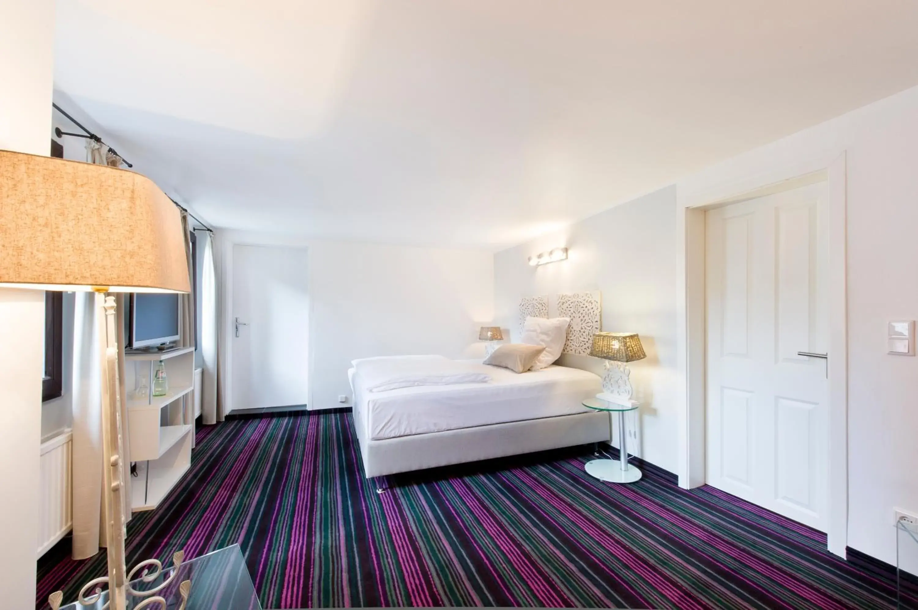 Deluxe Double Room with Bath in Pension Café Eisgold Deluxe Double Room with Bath in Pension Café Eisgold