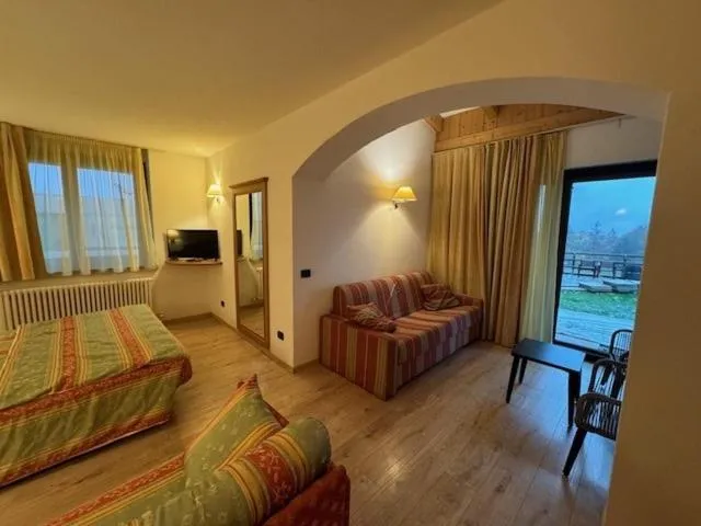 Garden view, Bed in Hotel Regent's