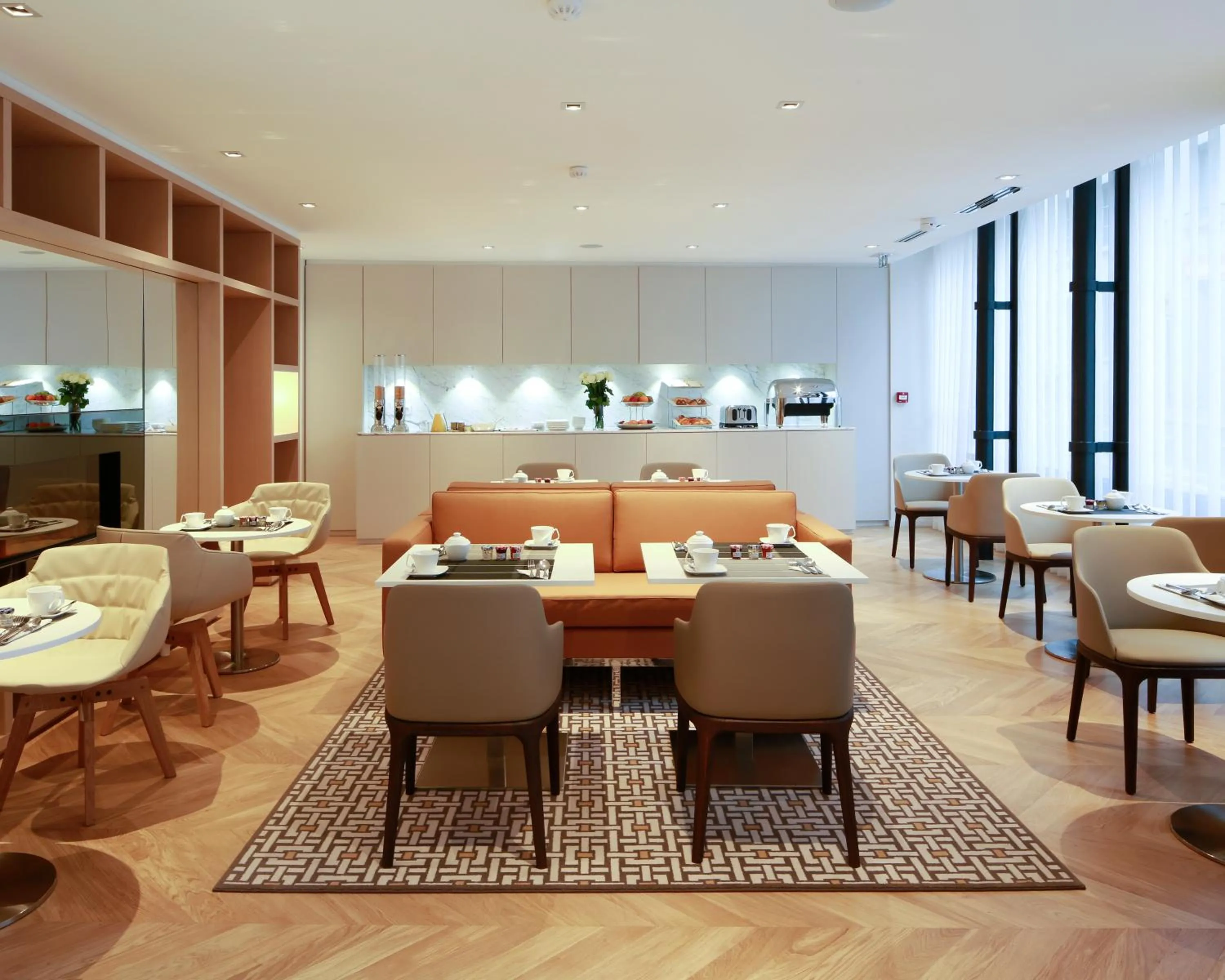 Restaurant/places to eat in Hôtel R de Paris - Boutique Hotel