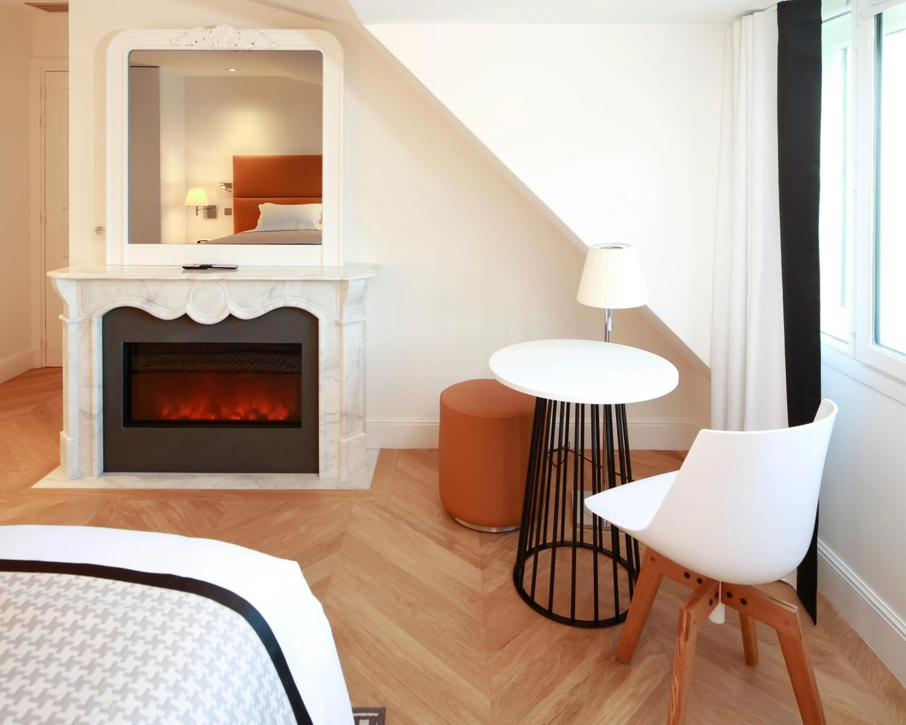 Decorative detail in Hôtel R de Paris - Boutique Hotel