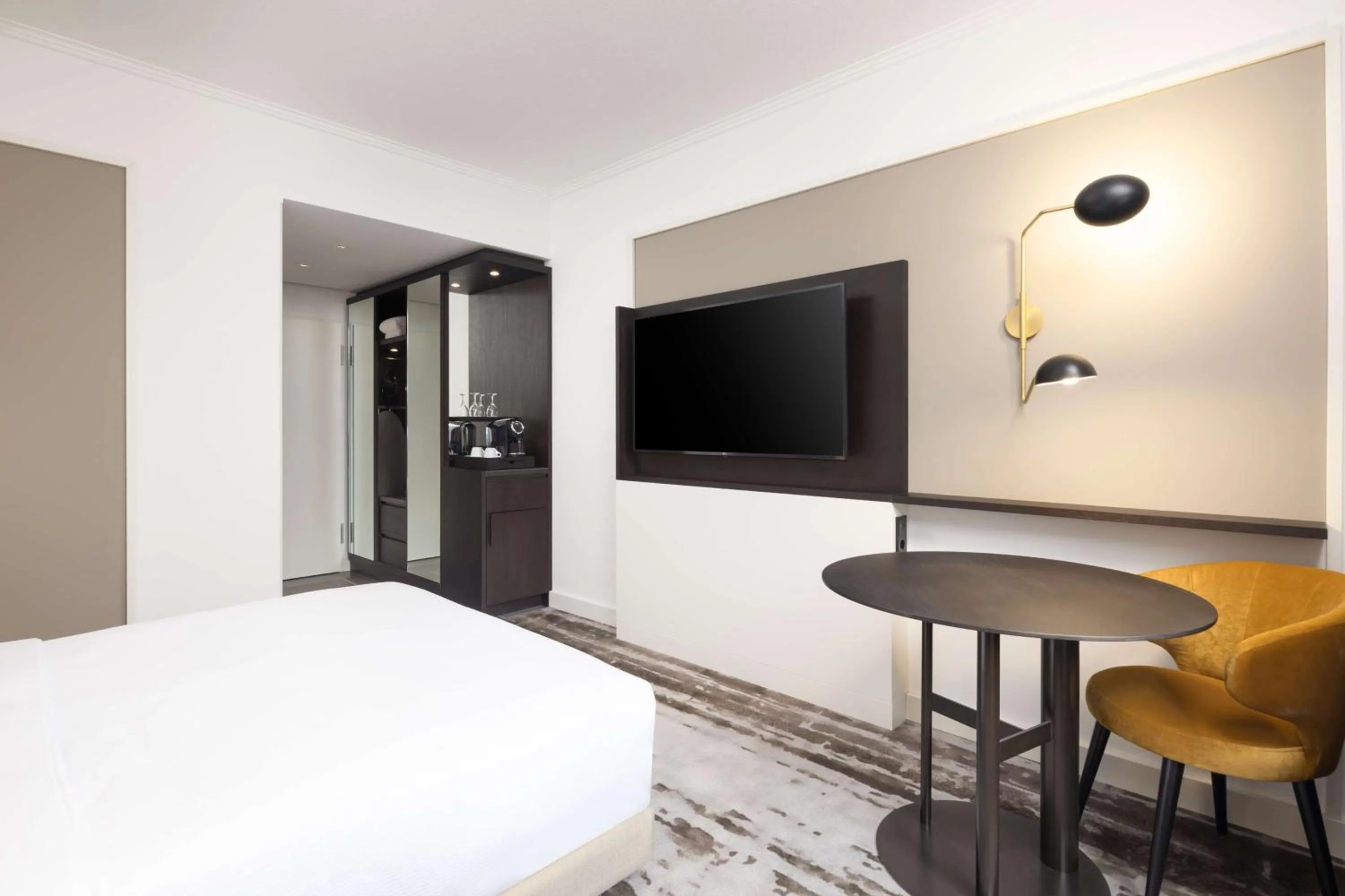 Bed in Crowne Plaza Heidelberg City Centre