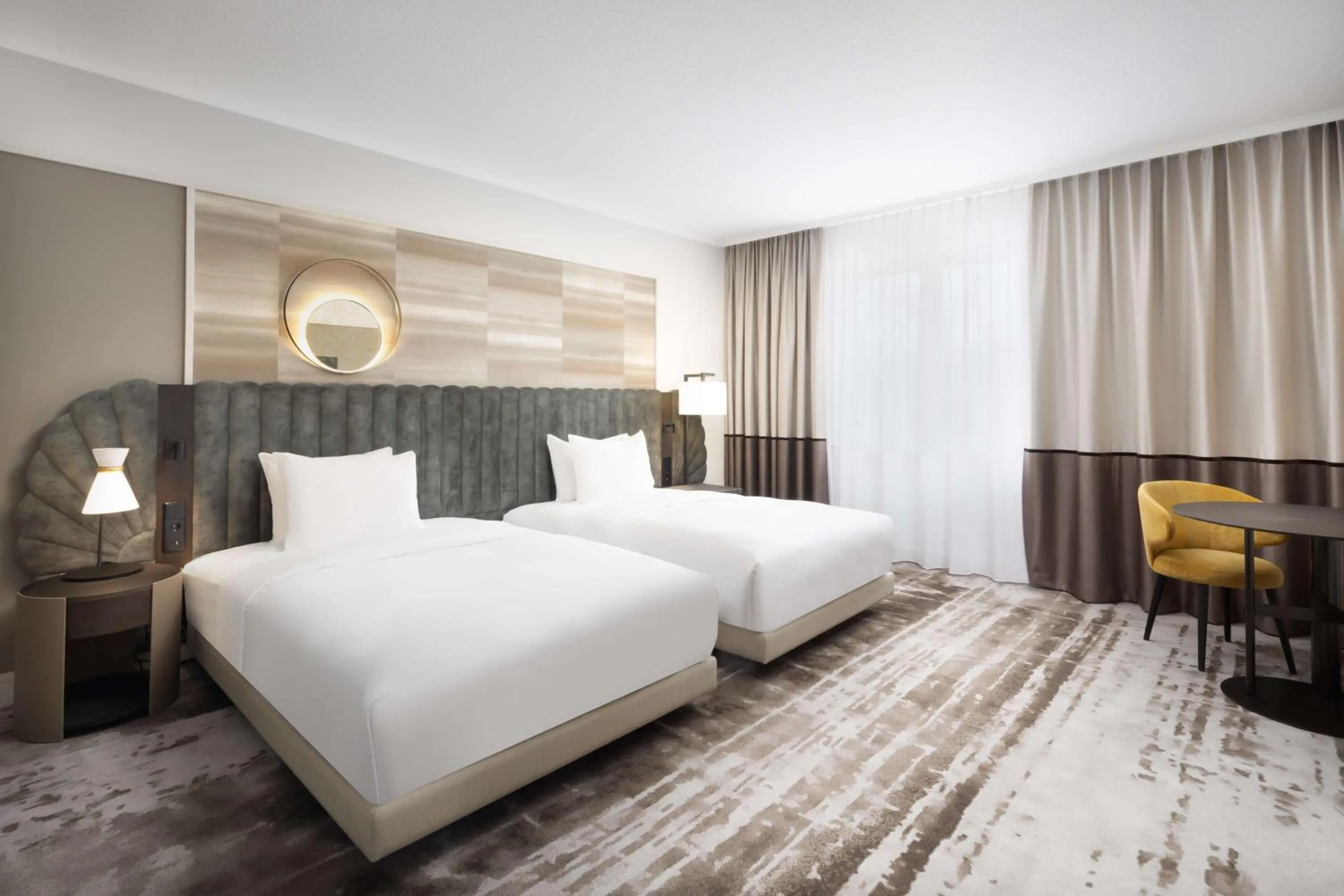 Bed in Crowne Plaza Heidelberg City Centre