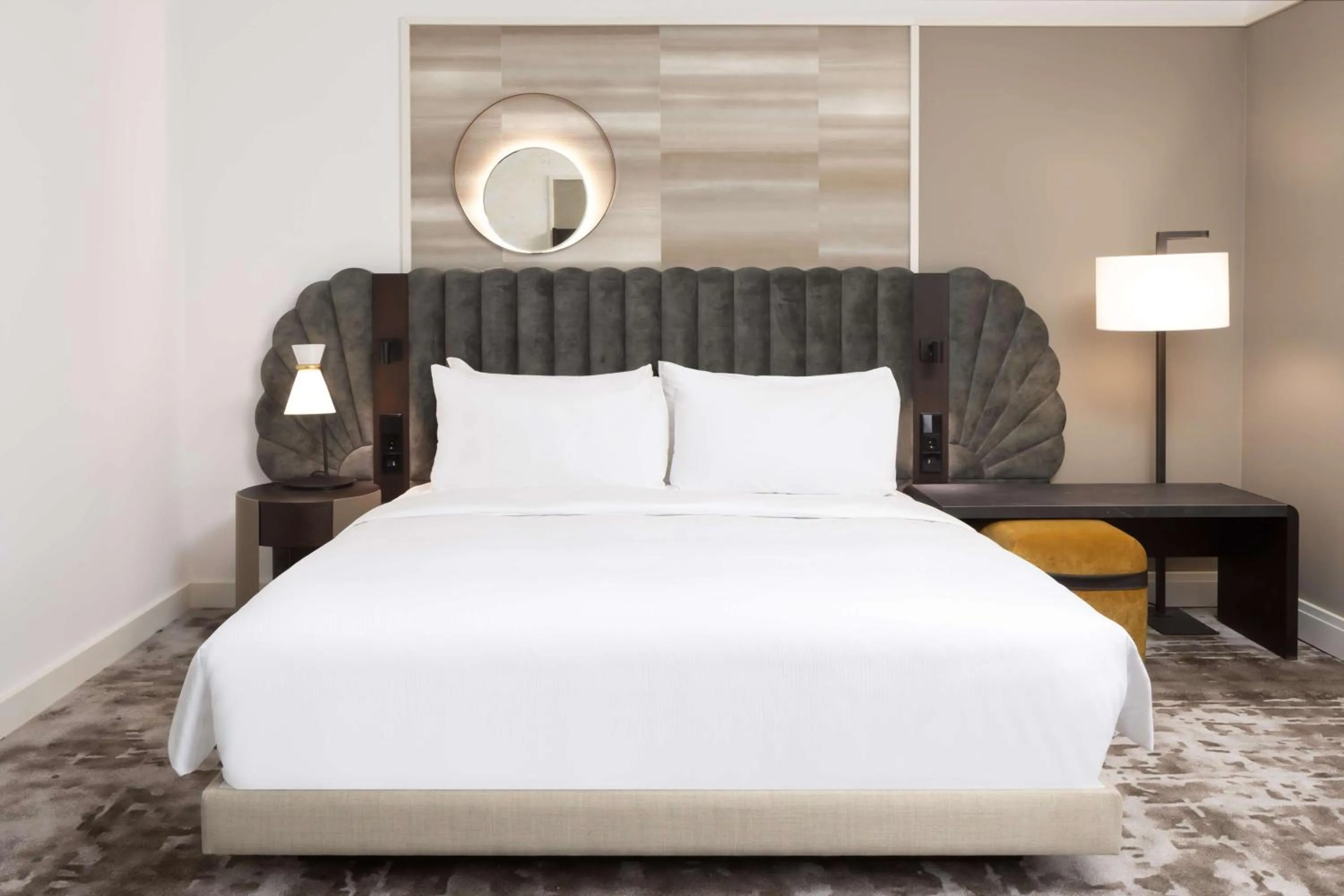 Bed in Crowne Plaza Heidelberg City Centre