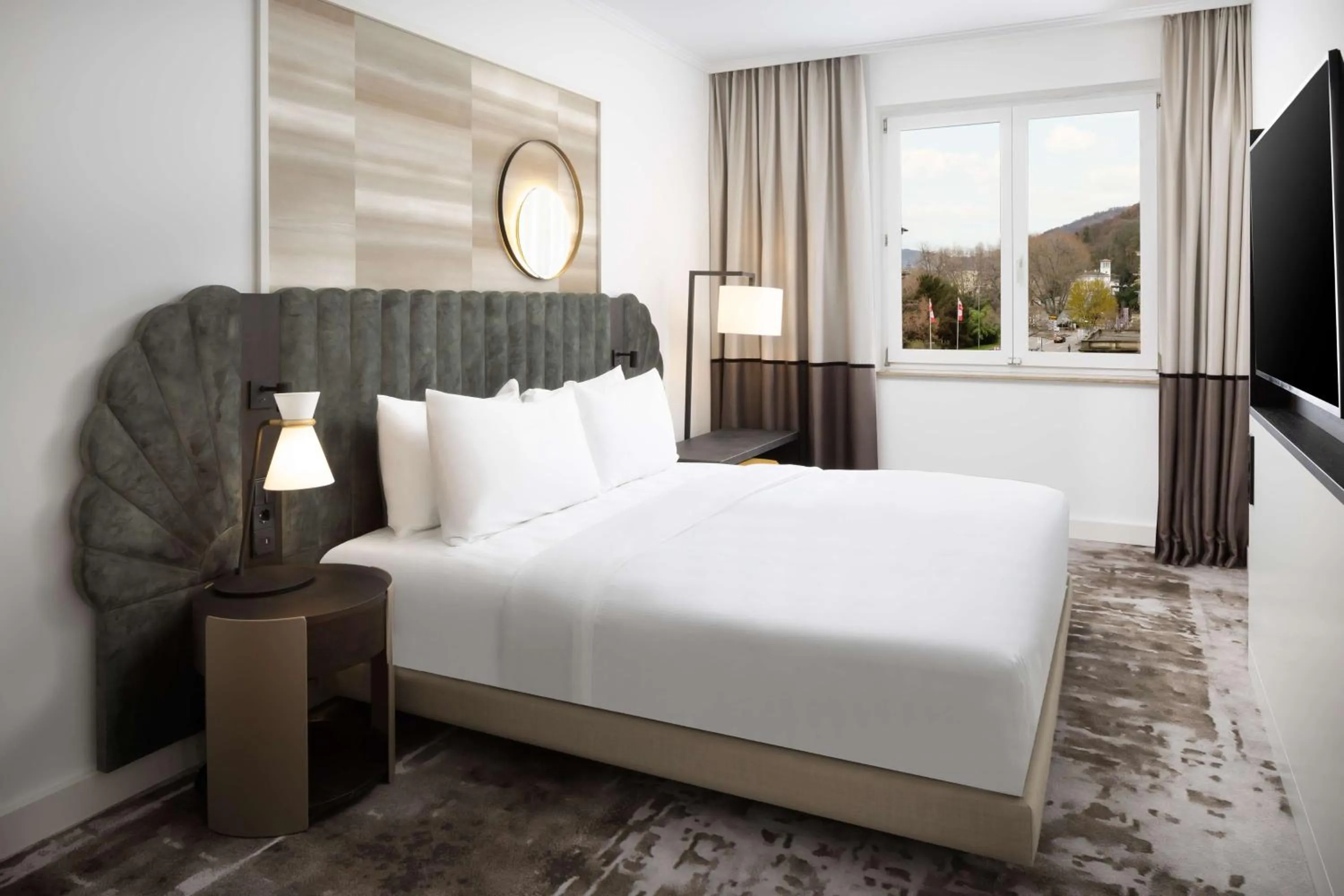 Bed in Crowne Plaza Heidelberg City Centre