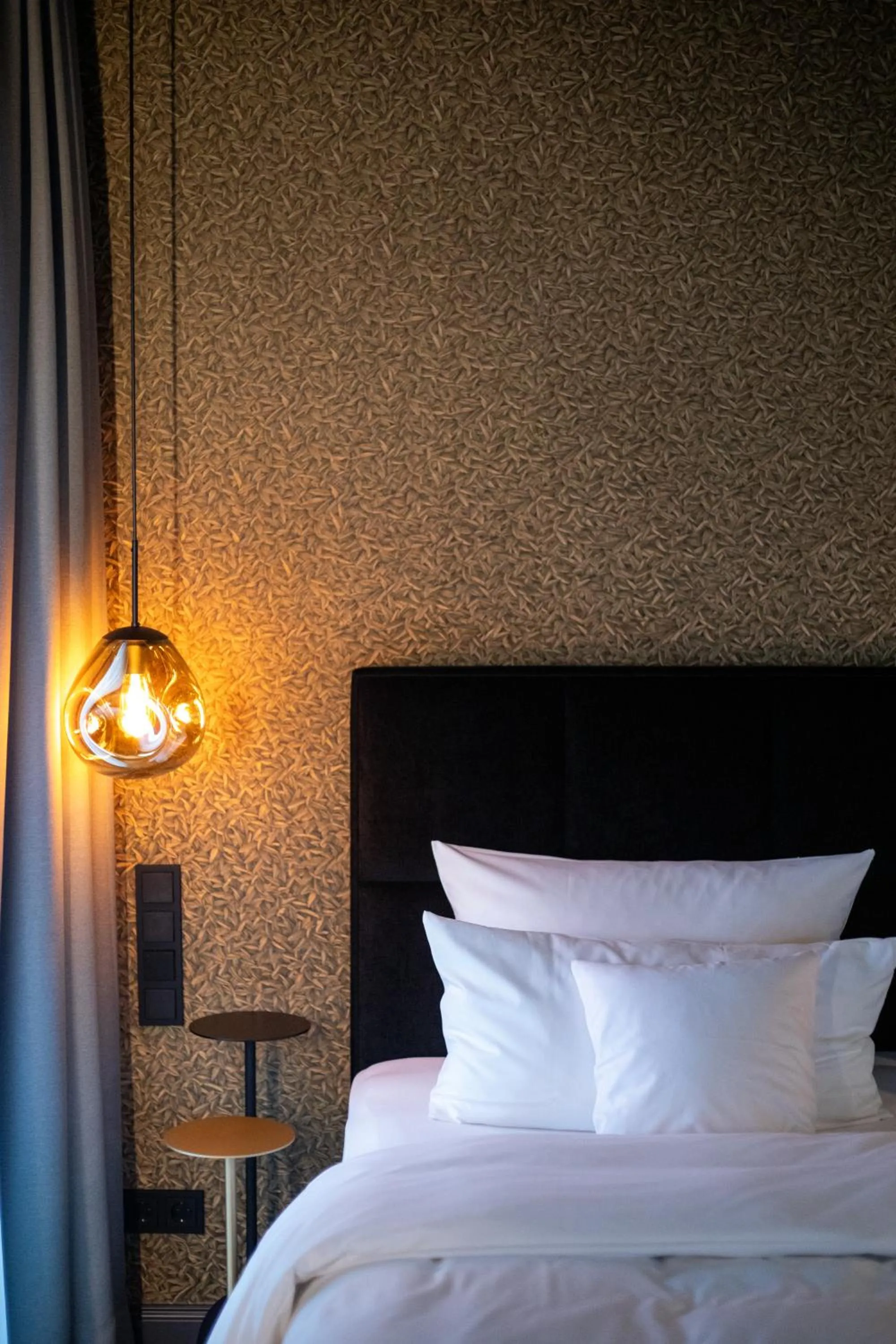 Bed in Hotel Atlantic - Kopf aus, Herz an!