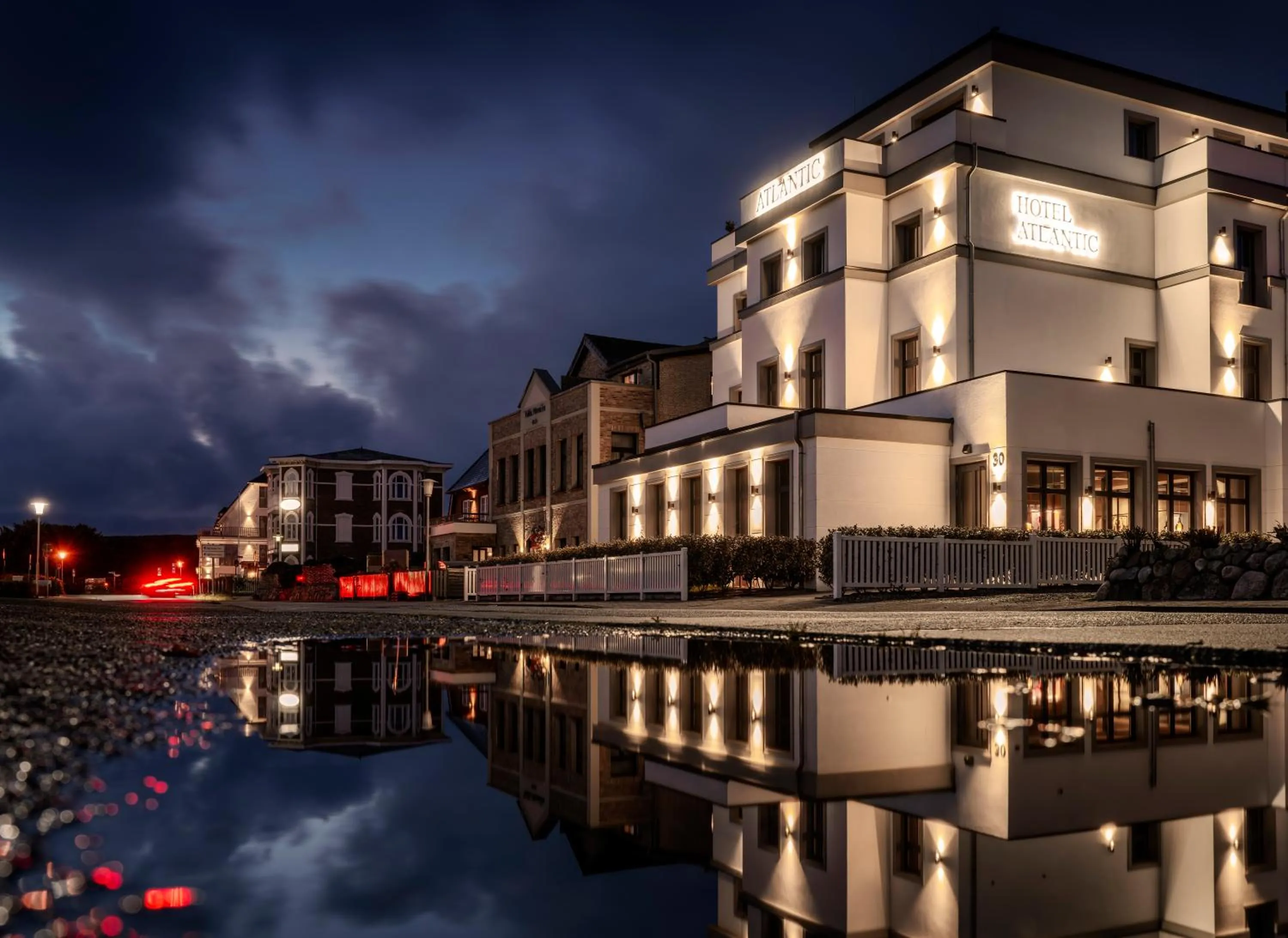 Property building in Hotel Atlantic - Kopf aus, Herz an!