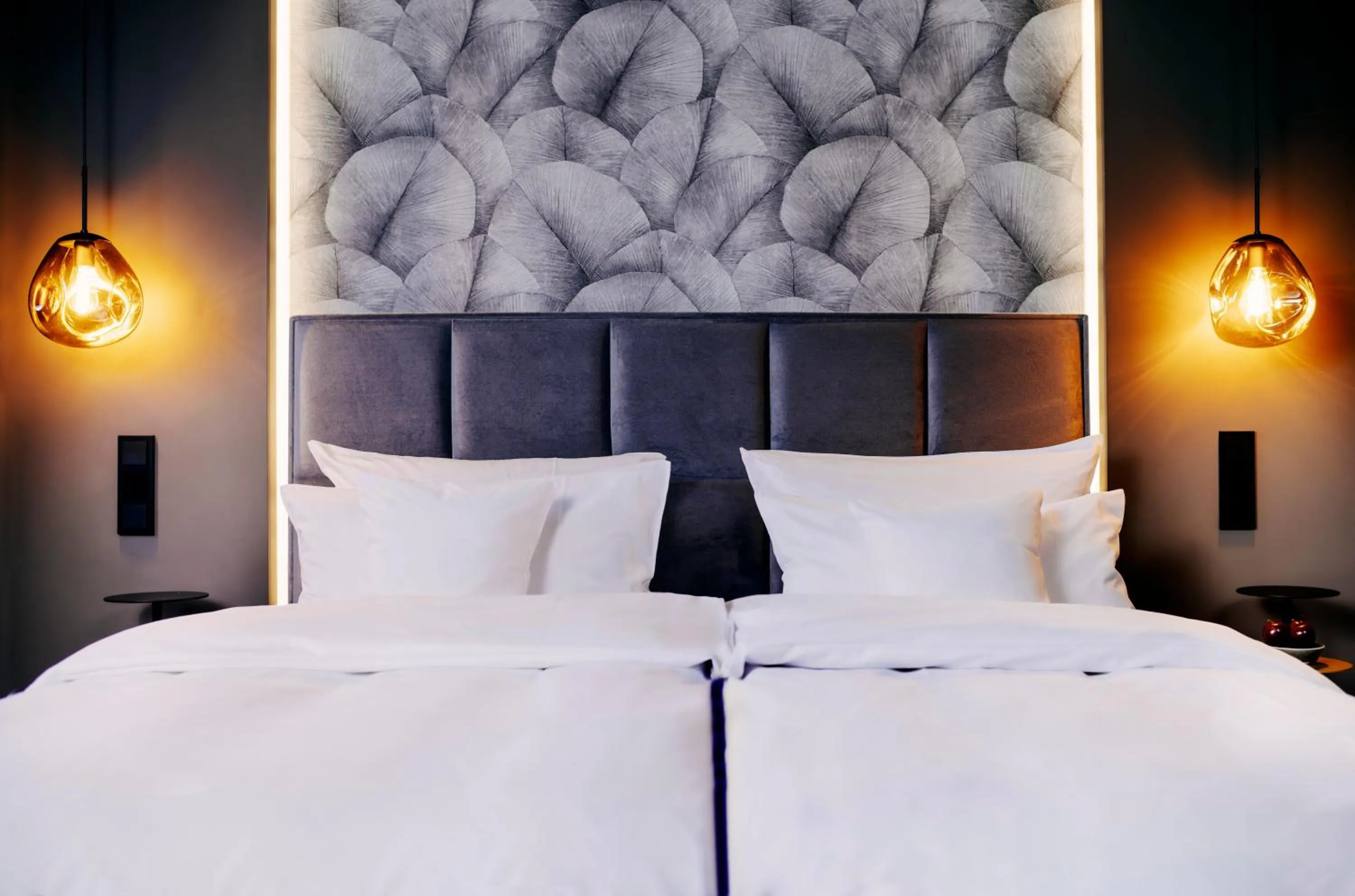 Bedroom, Bed in Hotel Atlantic - Kopf aus, Herz an!