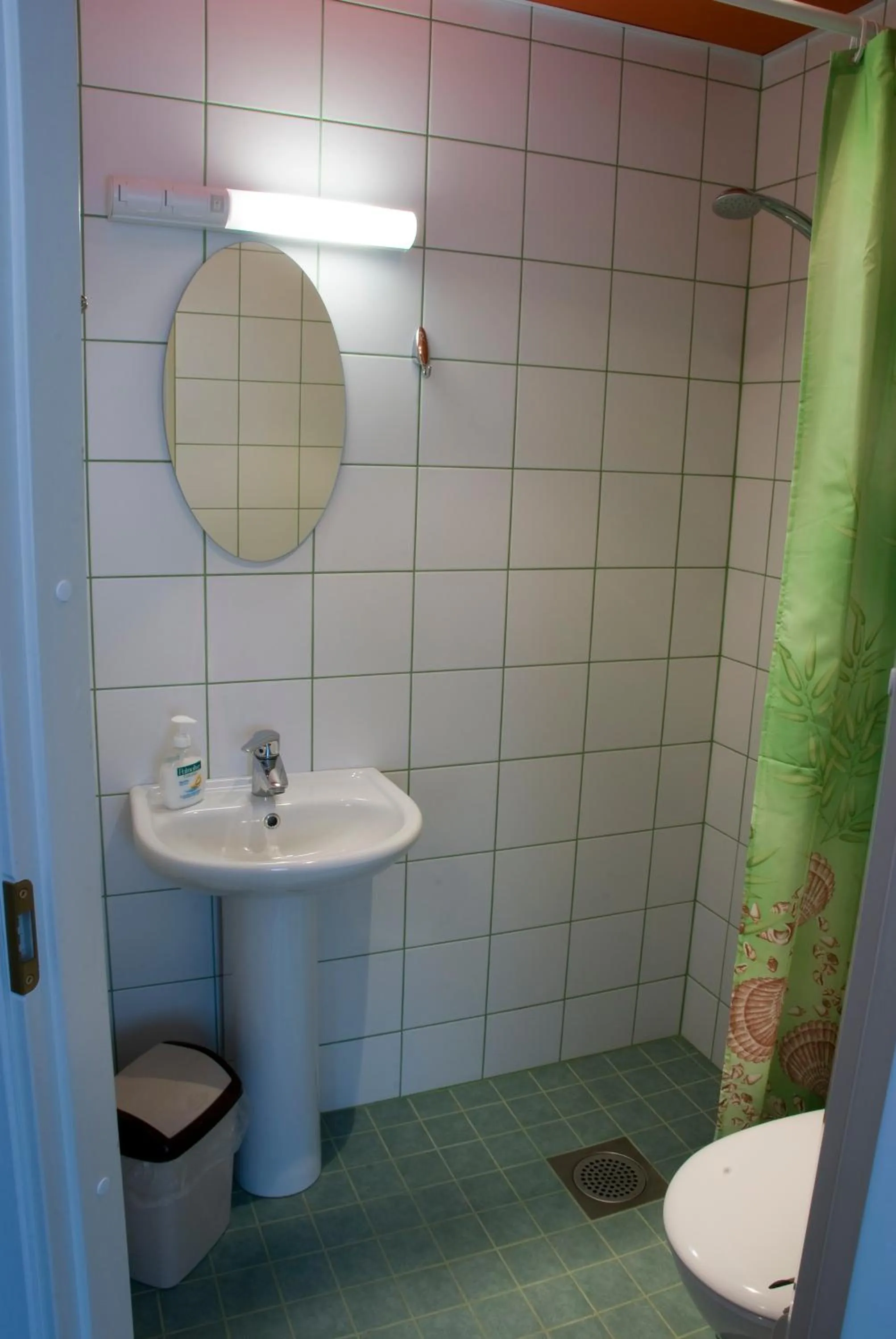 Bathroom in Hotell Sõnajala