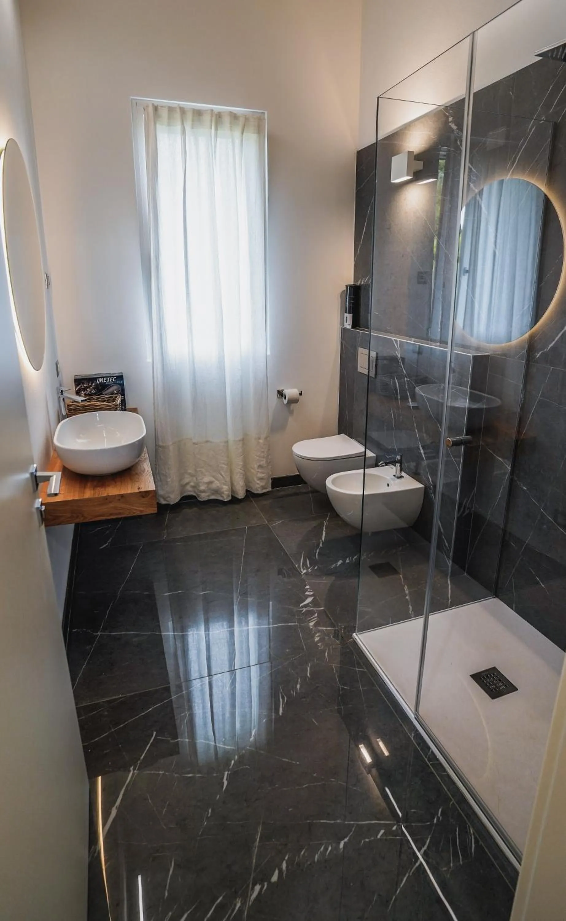 Shower in Casa Olivi Apartments