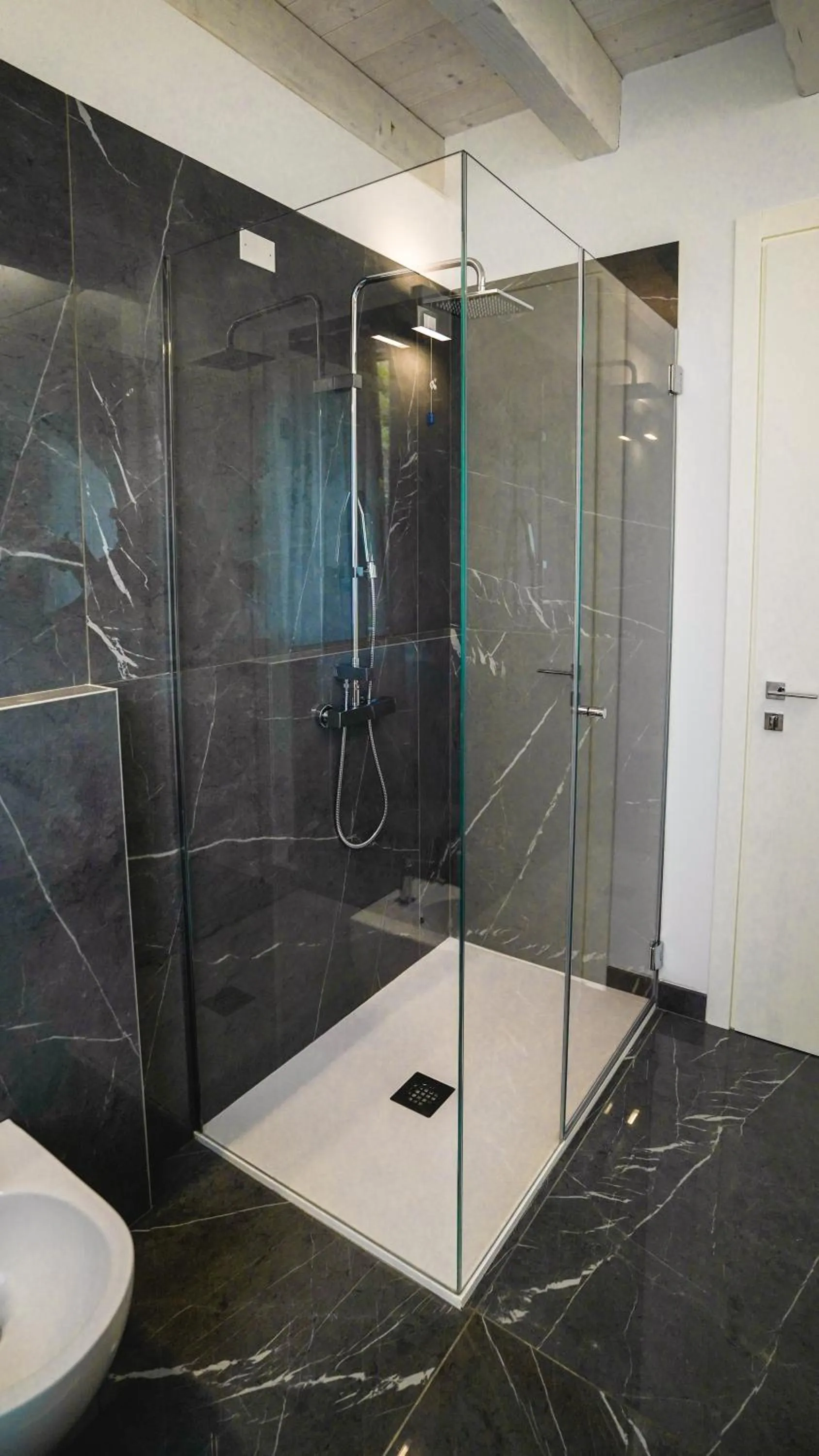 Shower in Casa Olivi Apartments