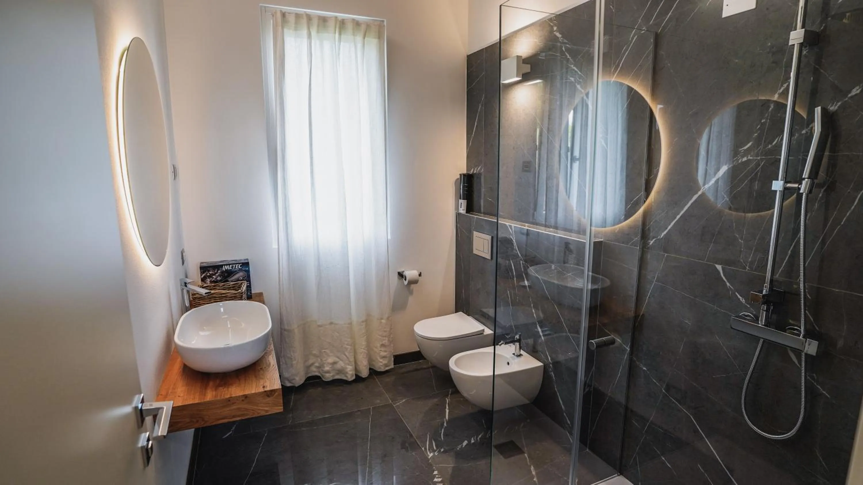 Shower in Casa Olivi Apartments