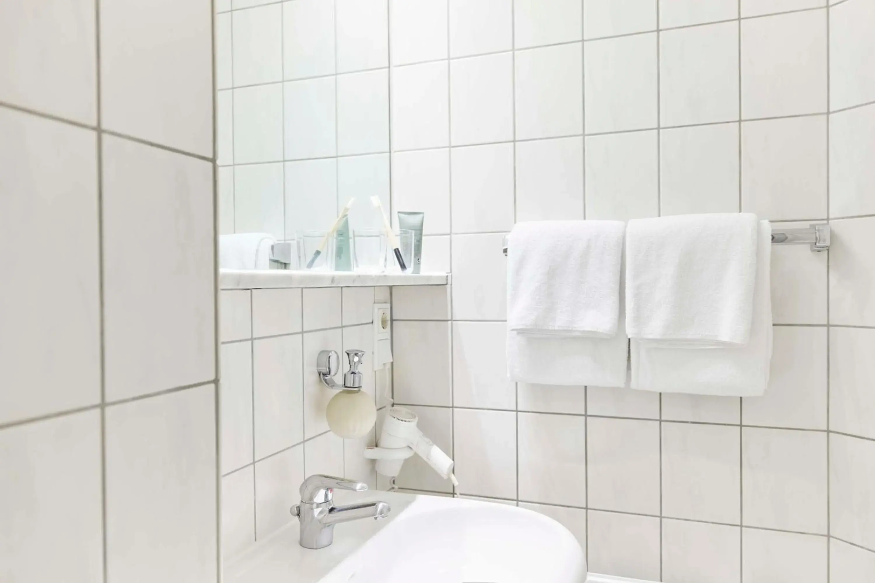 Bathroom in Best Western Raphael Hotel Altona Bathroom in Best Western Raphael Hotel Altona