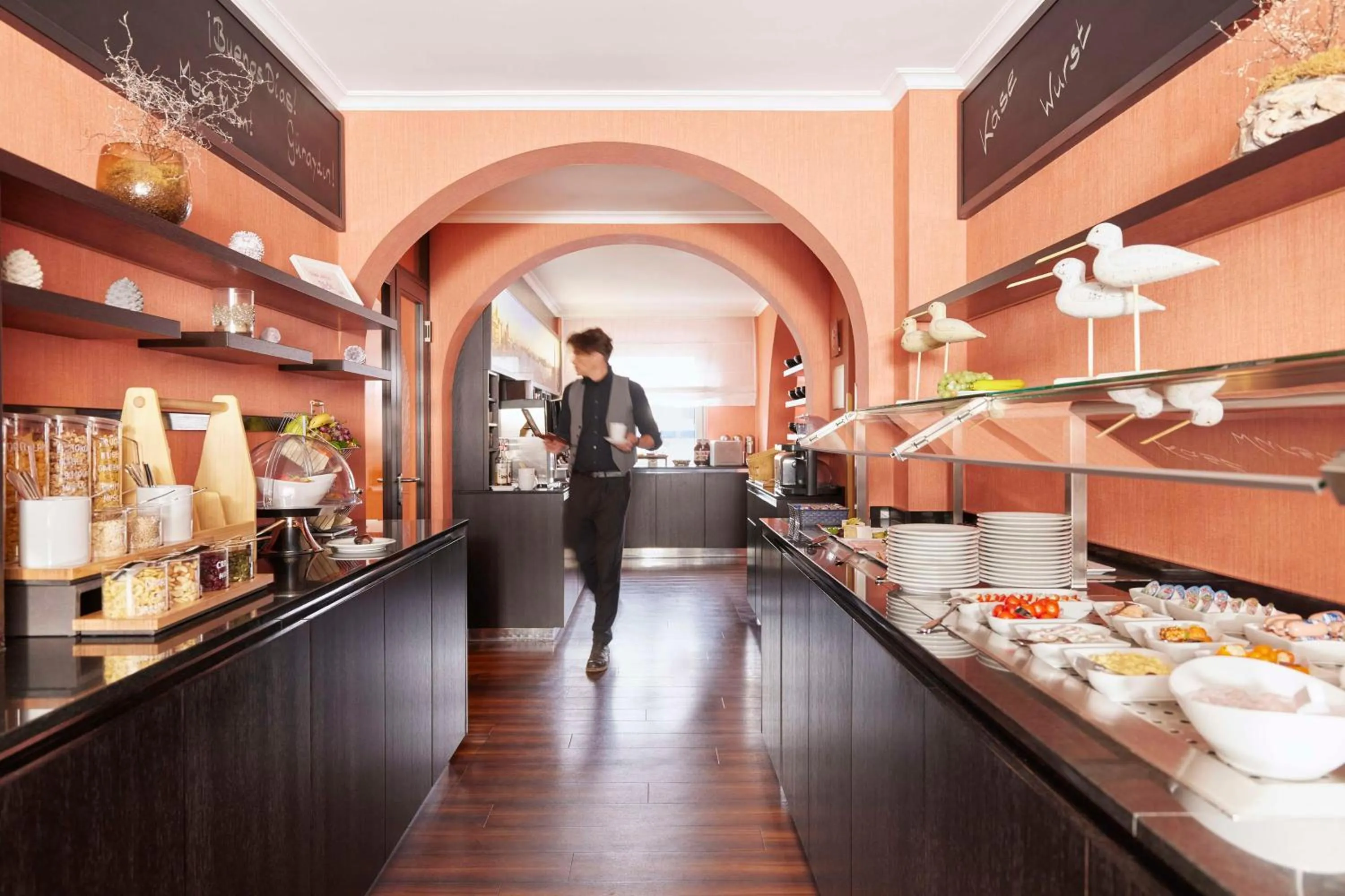 Food and drinks in Best Western Raphael Hotel Altona