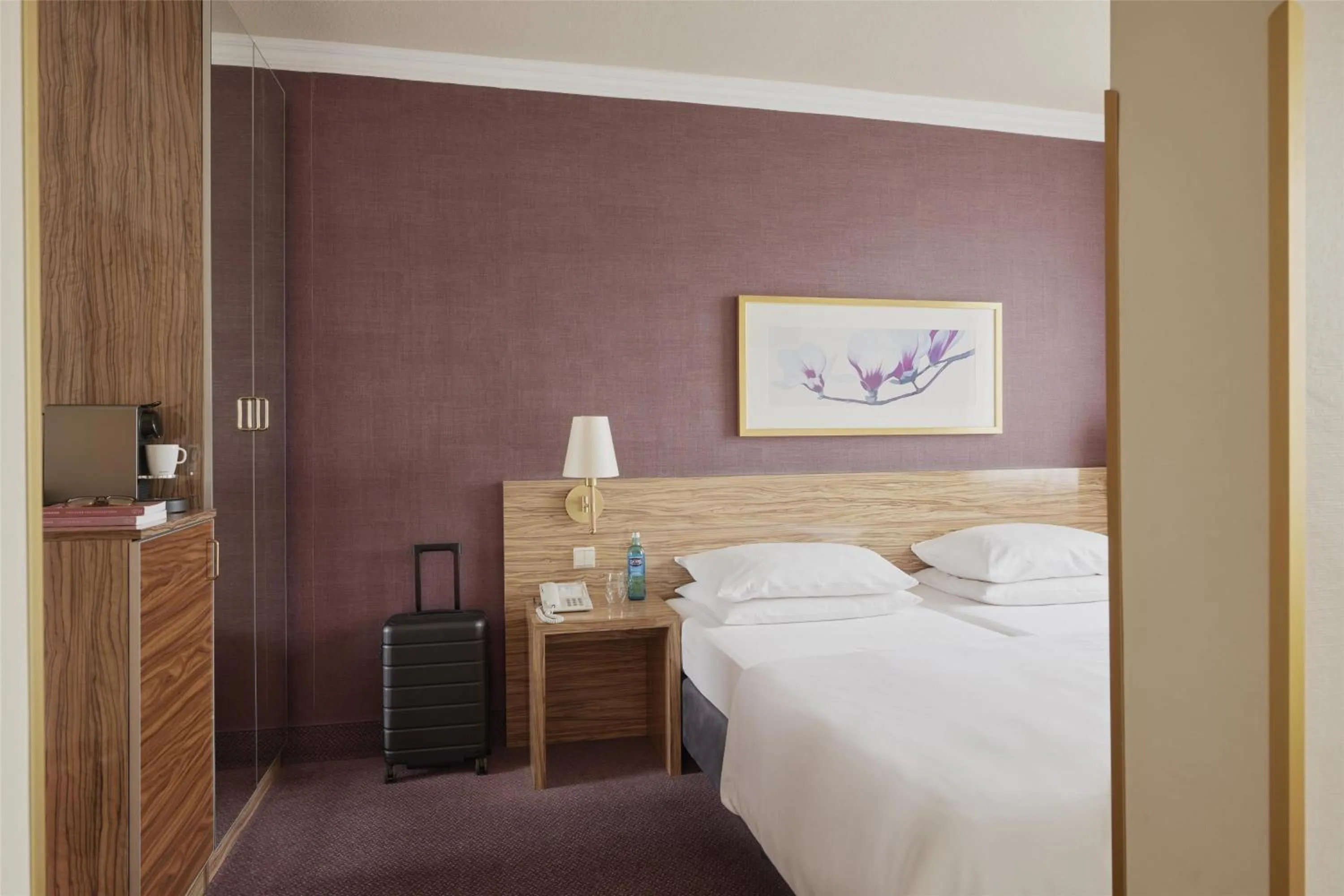 Bedroom, Bed in Best Western Raphael Hotel Altona