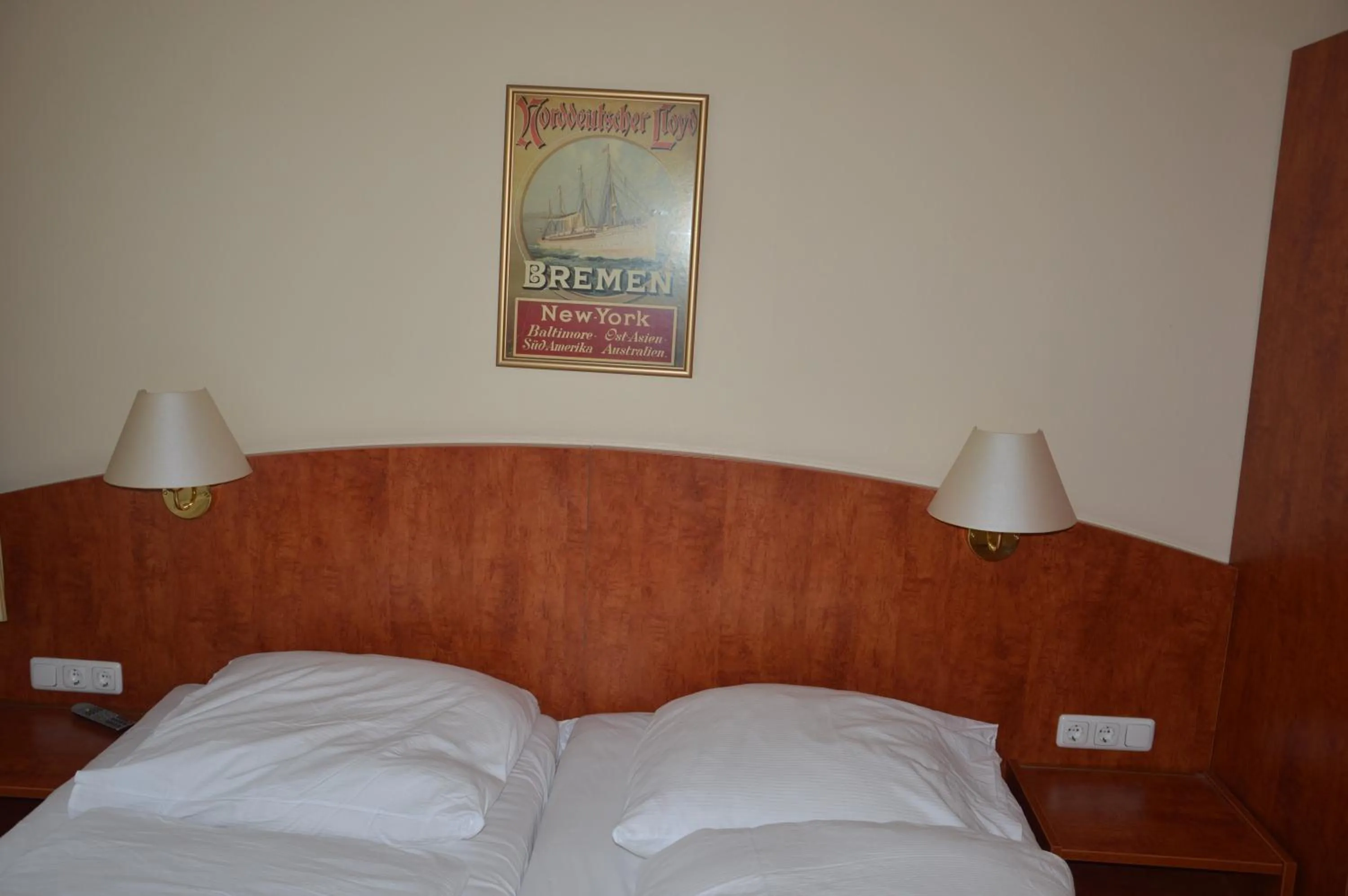 Bed in Hotel Wikinger Hof