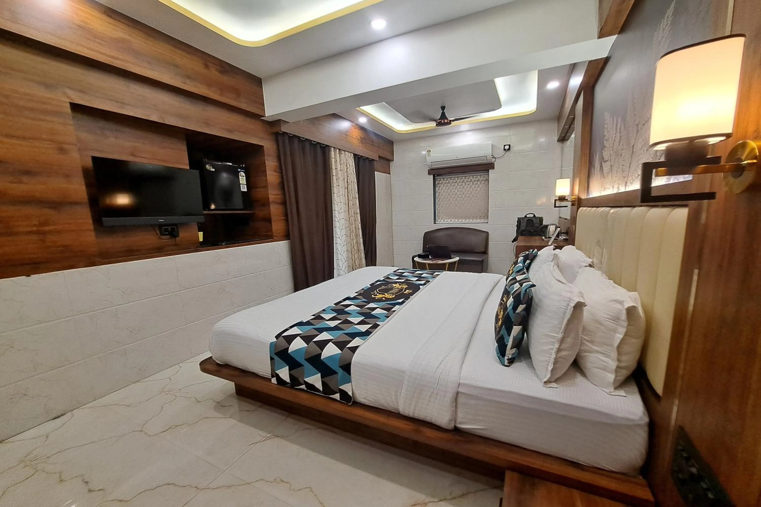 Bed in Hotel Neelkiran