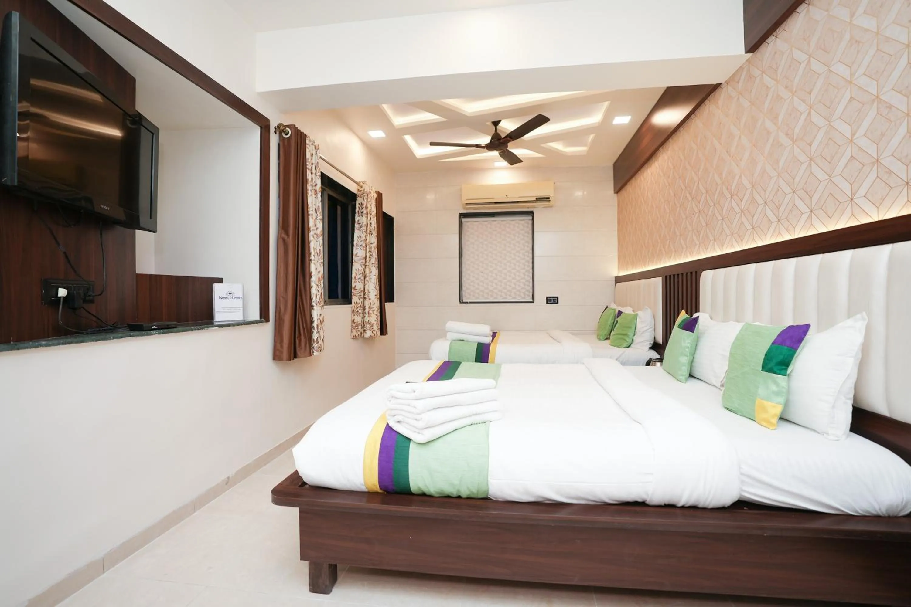 Bed in Hotel Neelkiran