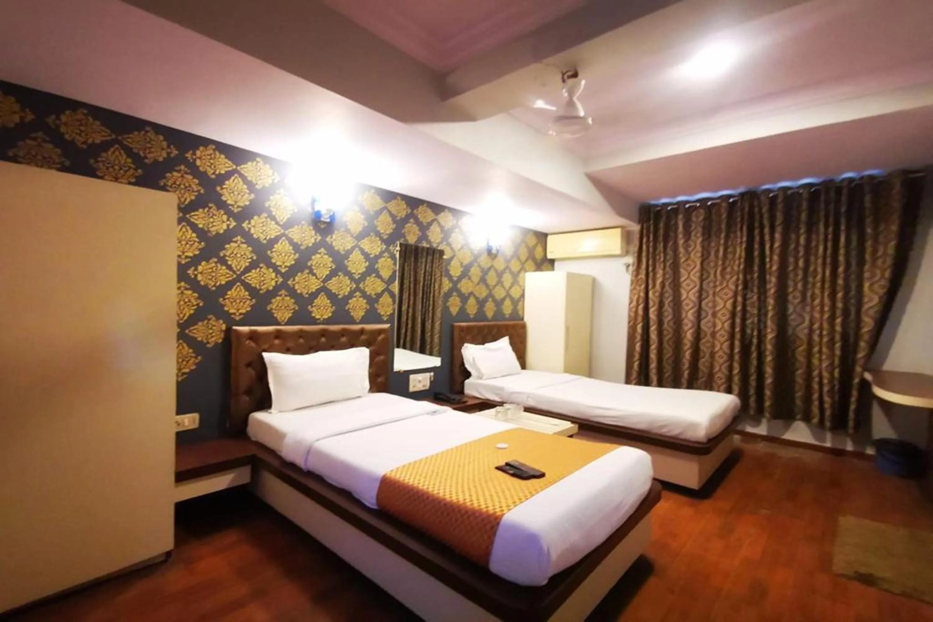 Bed in Hotel Neelkiran