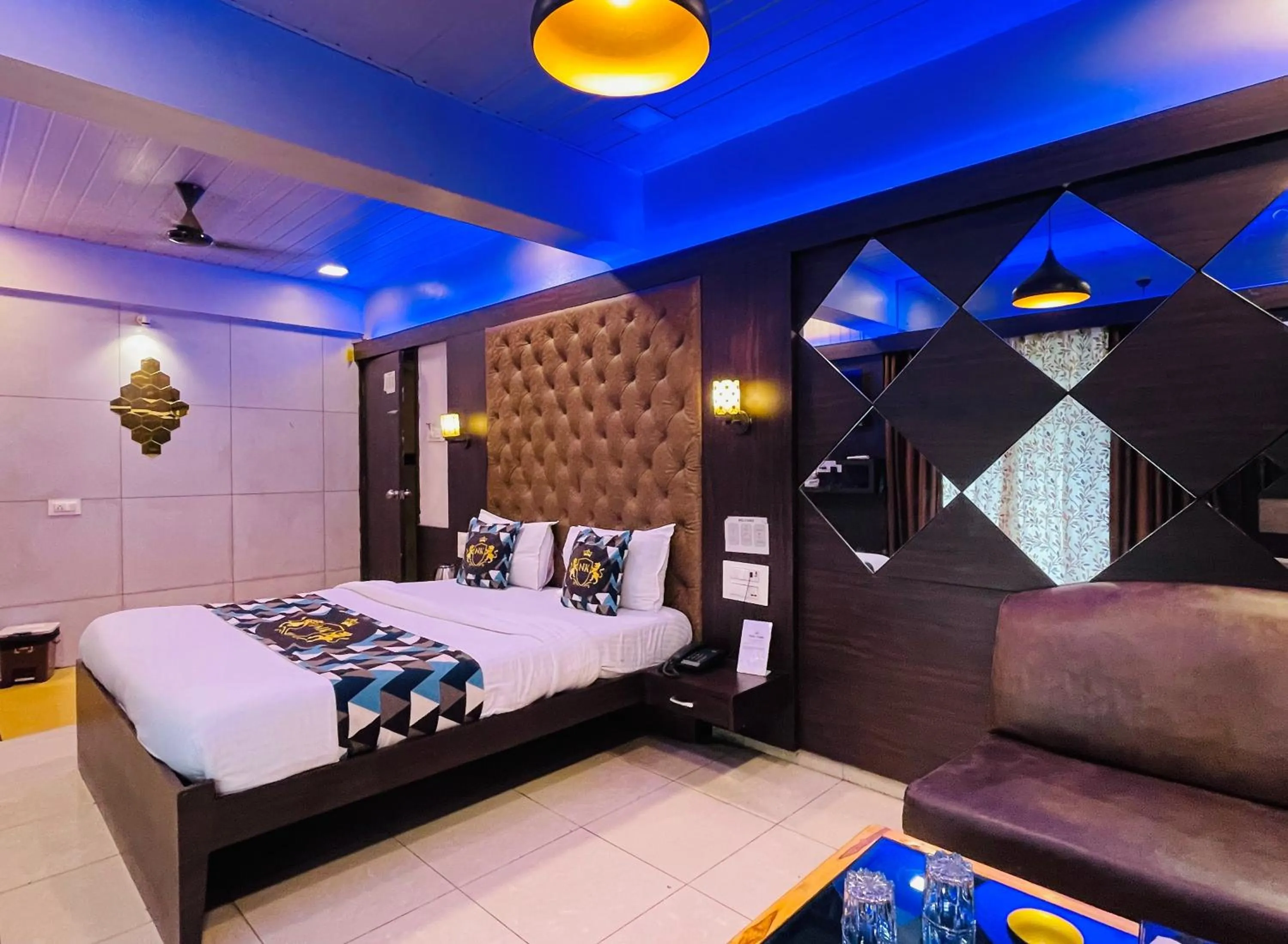 Bed in Hotel Neelkiran