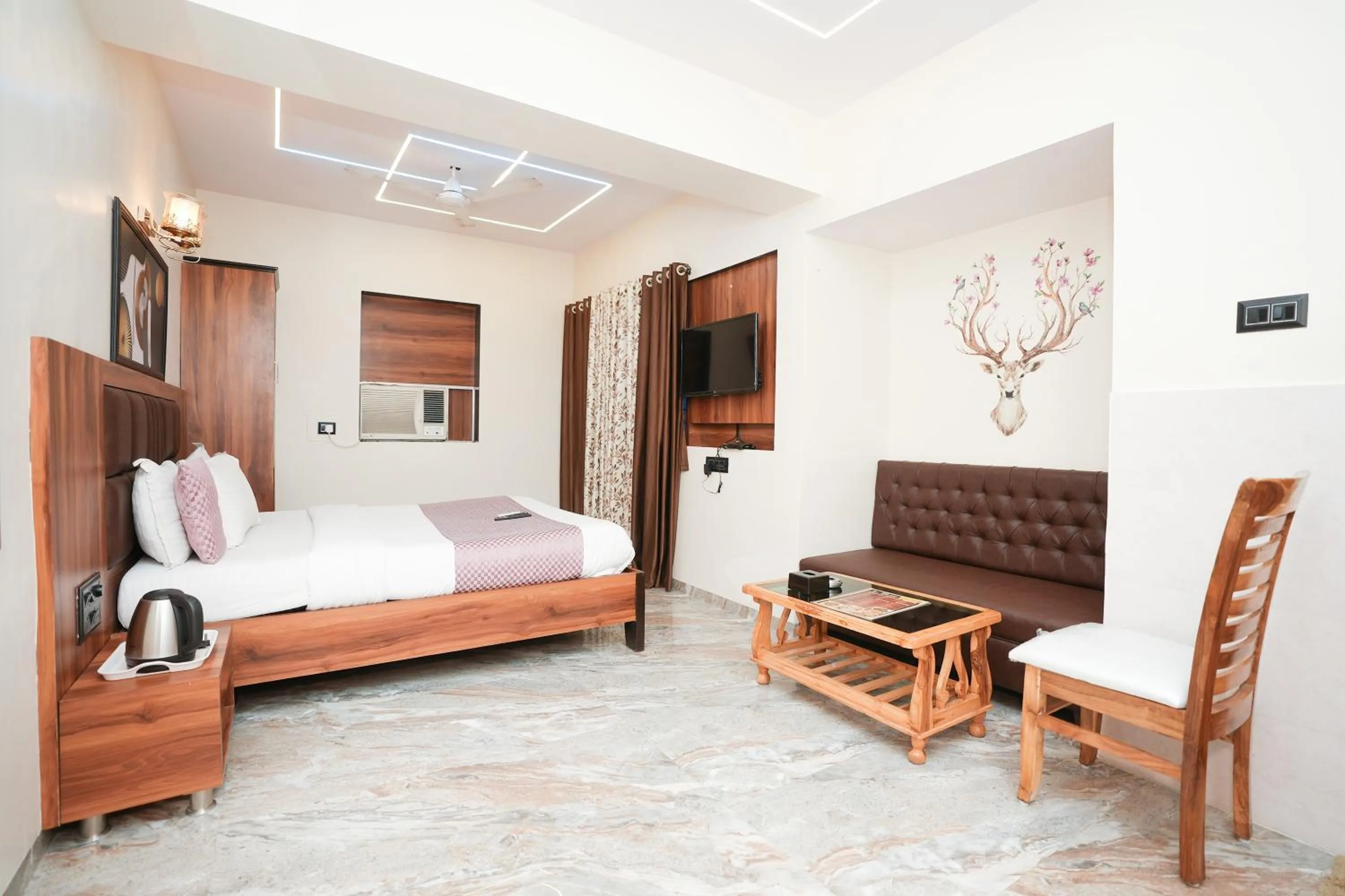 Bed in Hotel Neelkiran