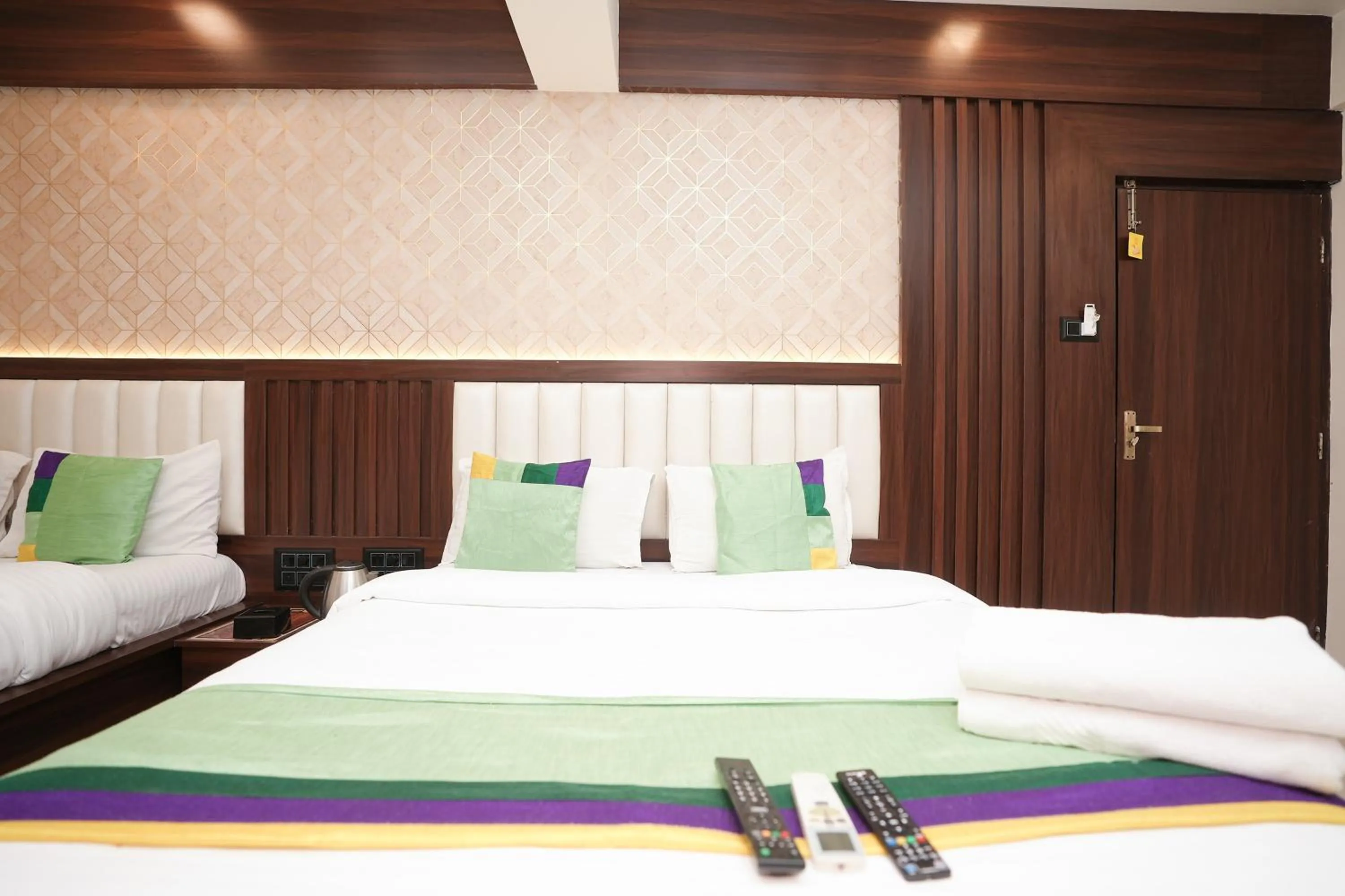 Bed in Hotel Neelkiran