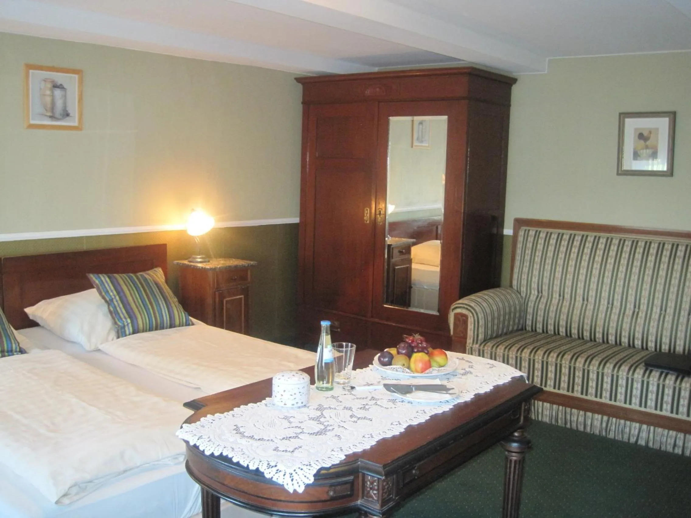 Photo of the whole room, Bed in Alt Enginger Mühle