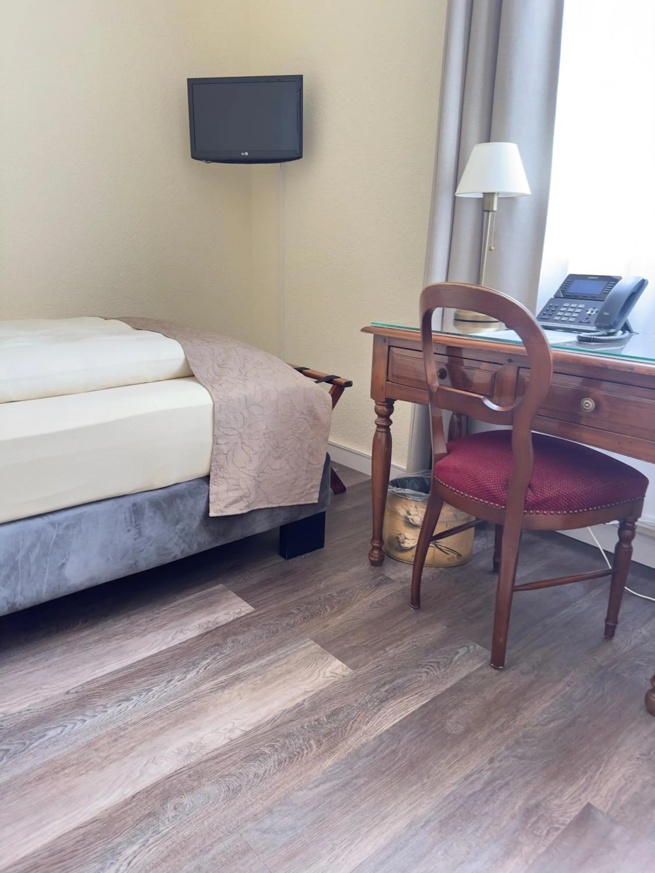 Photo of the whole room, Bed in TOP CityLine Klassik Altstadt Hotel Lübeck