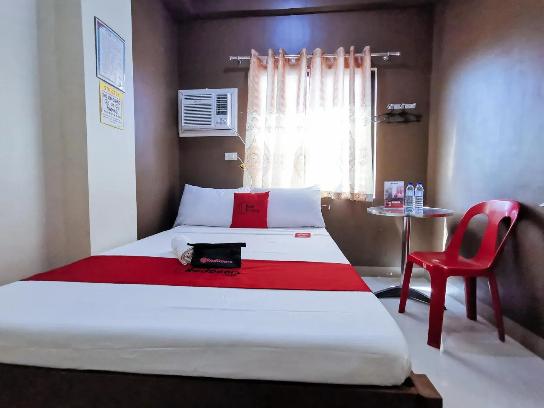 Double Room in RedDoorz near Gaisano Mall Gensan Double Room in RedDoorz near Gaisano Mall Gensan