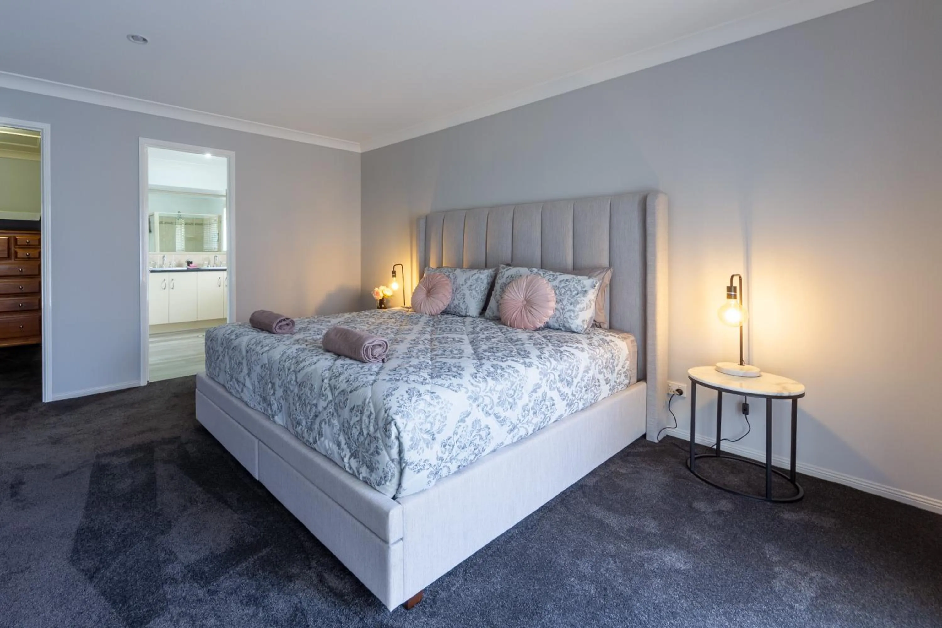 Executive and Family Home Large - Flinders View 24