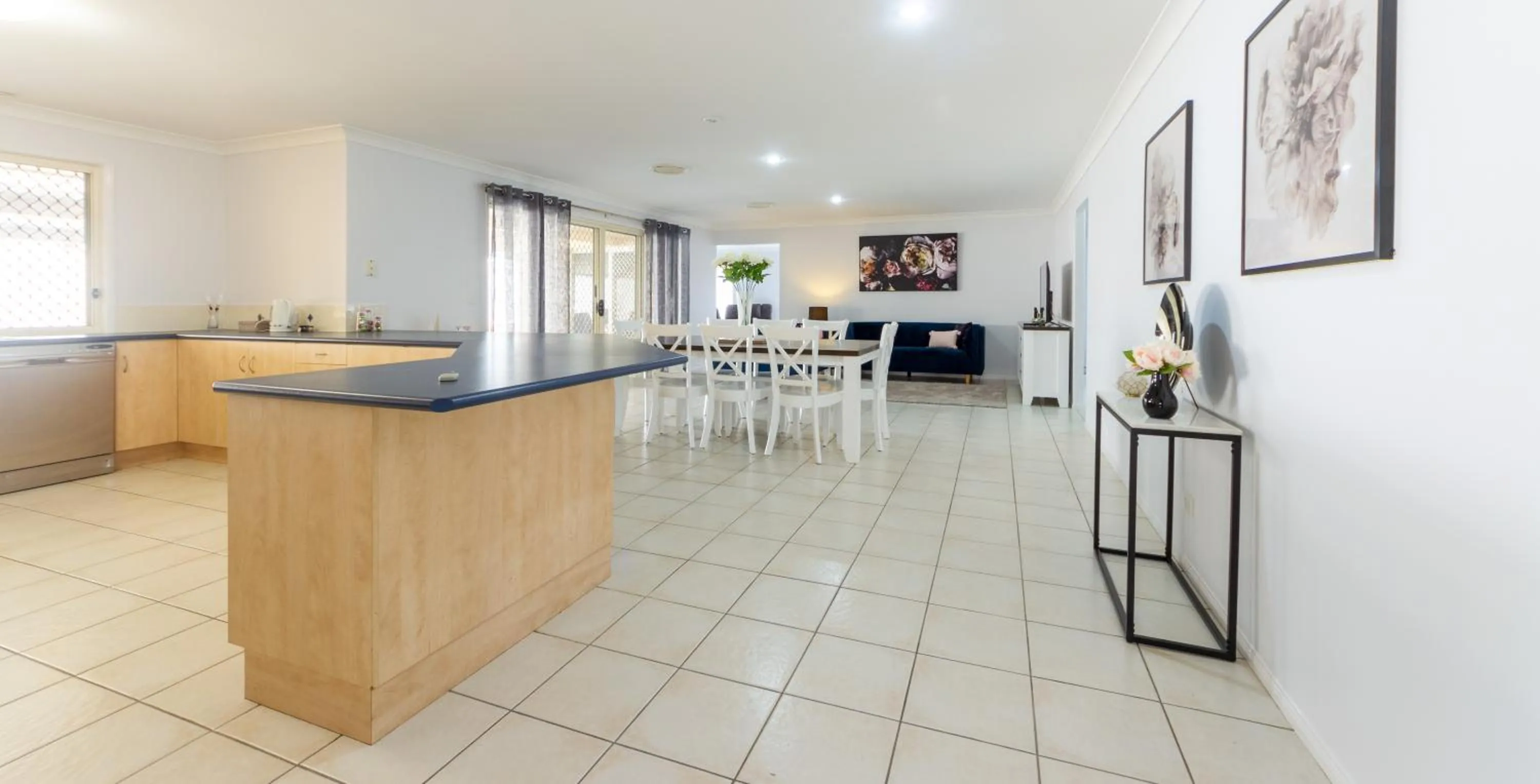 Executive and Family Home Large - Flinders View 24