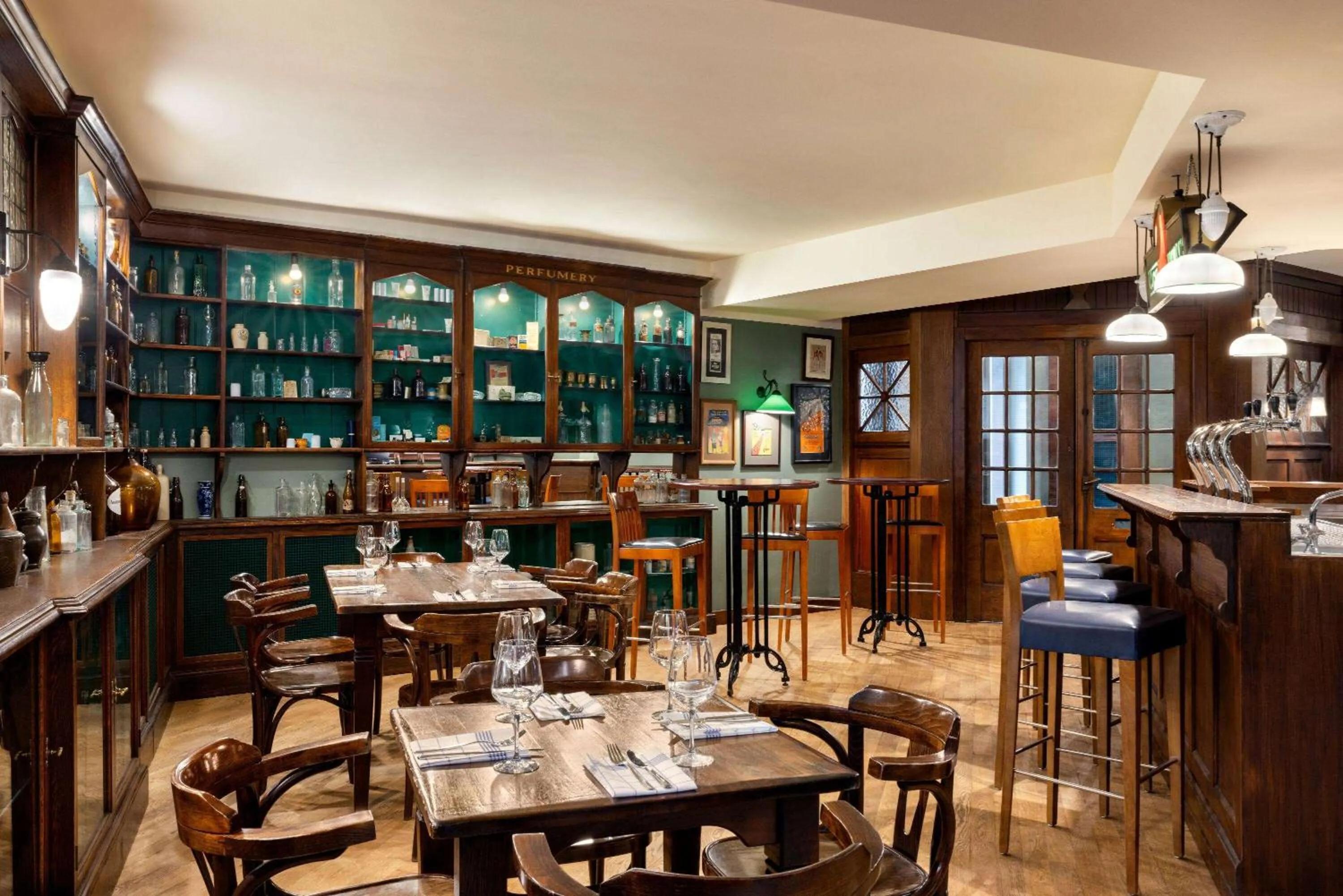 Lounge or bar in Vienna House by Wyndham Sonne Rostock