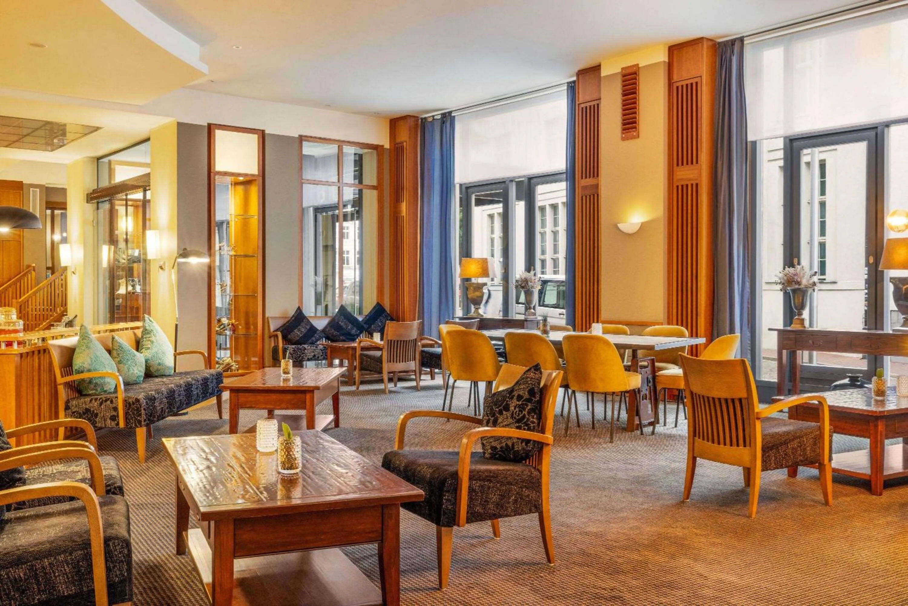 Lobby or reception in Vienna House by Wyndham Sonne Rostock