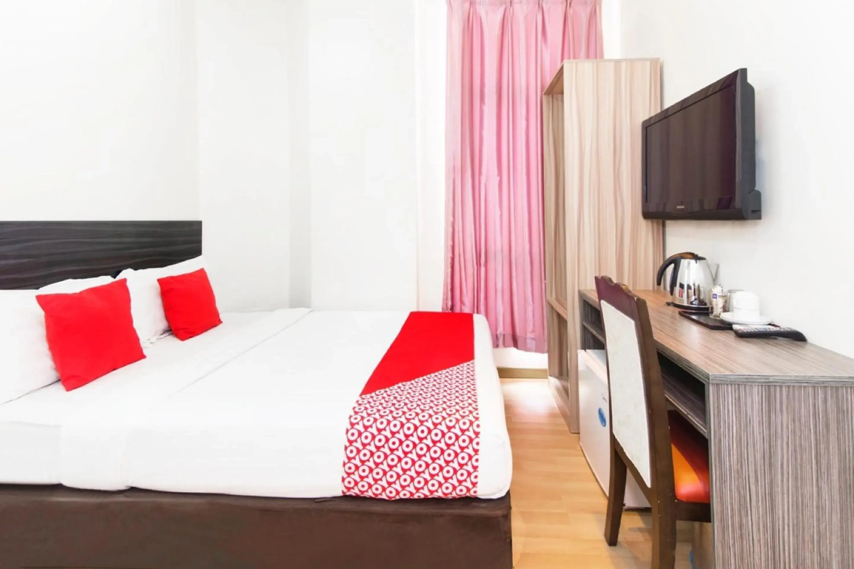 Deluxe Double Room in Super OYO 331 I Boutique Hotel Deluxe Double Room in Super OYO 331 I Boutique Hotel