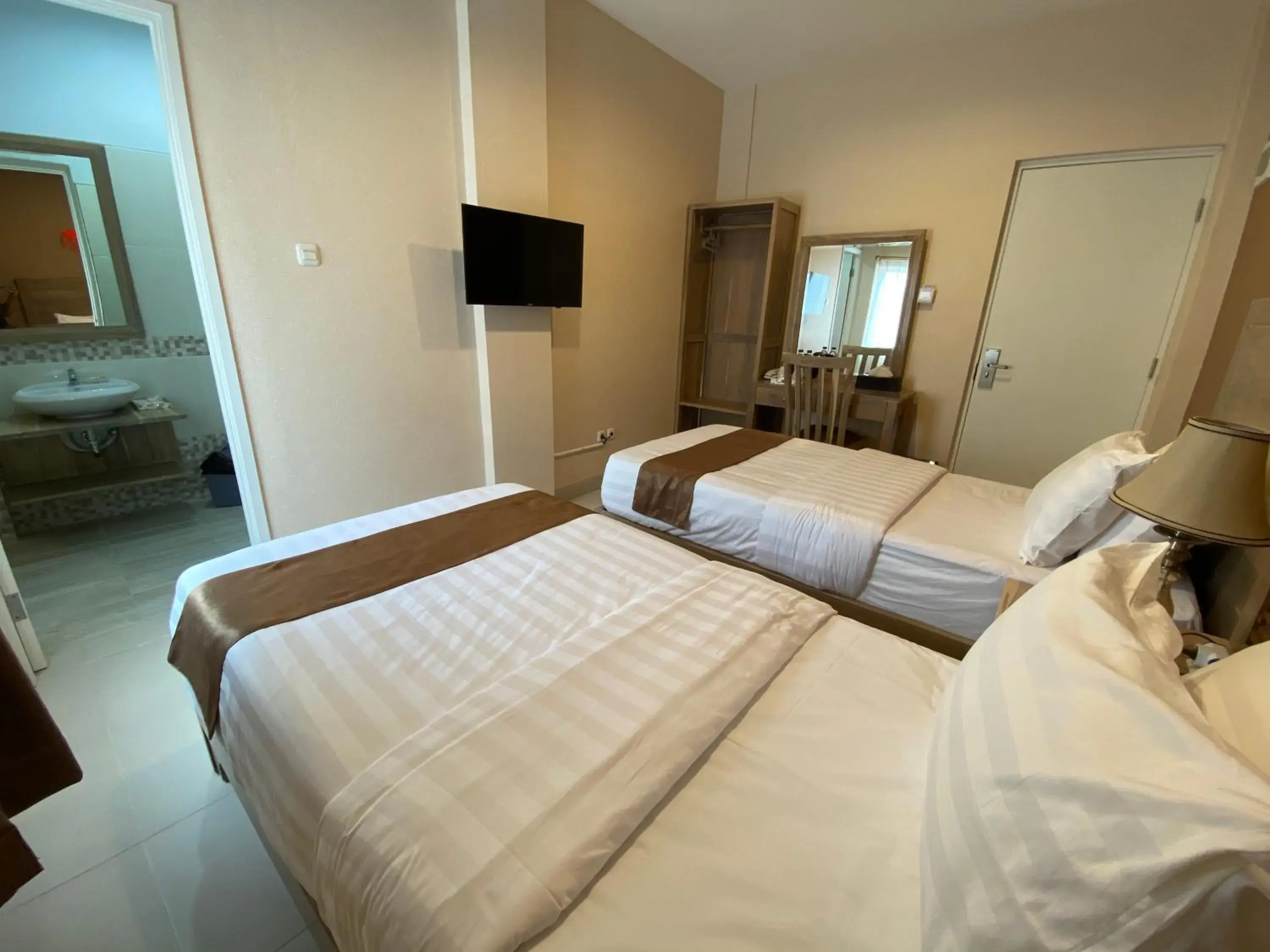 Bed in Flamingo Avia Labuan Bajo Bed in Flamingo Avia Labuan Bajo