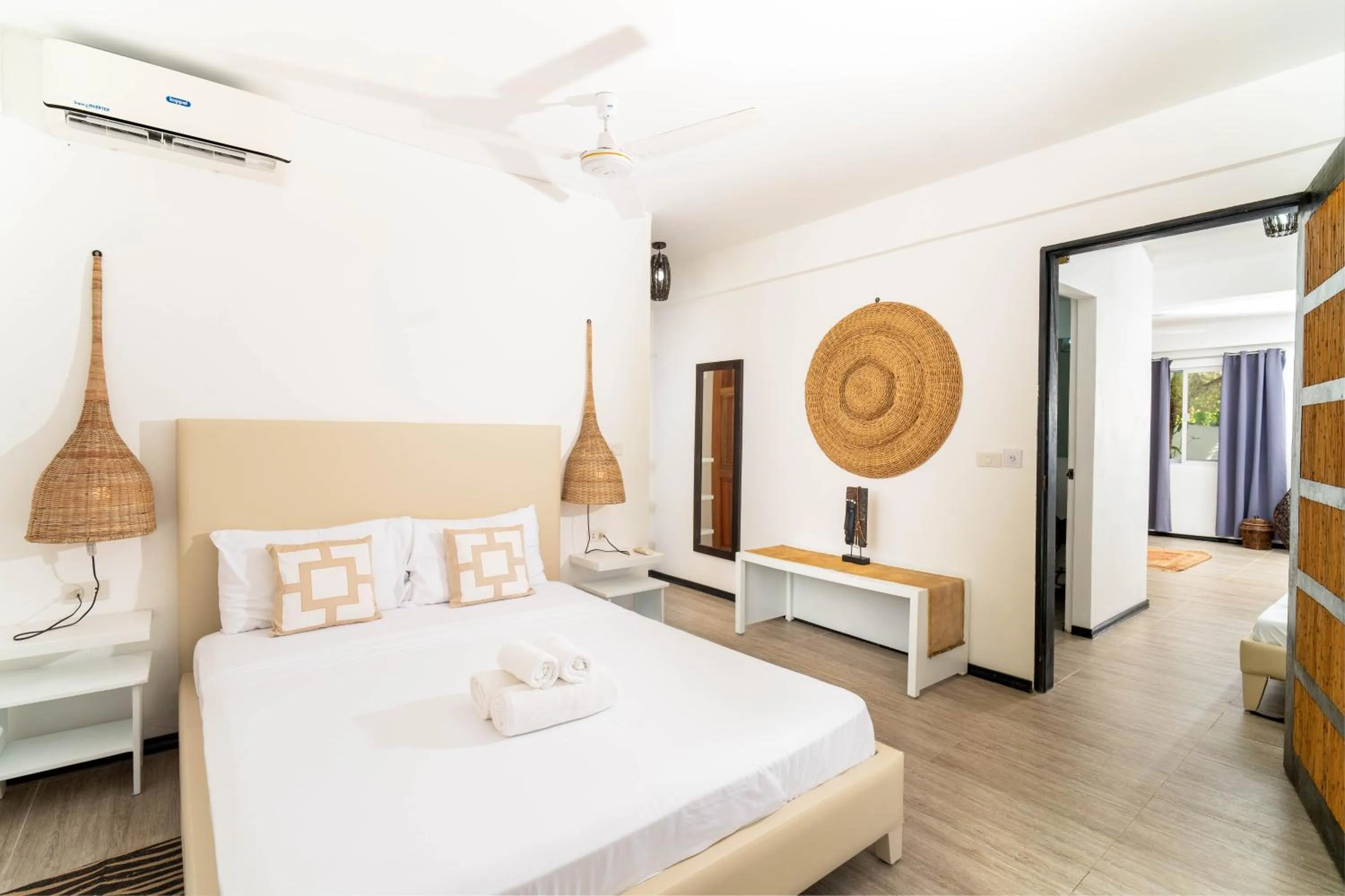 Family, Bed in Blanco Beach Resort Malapascua