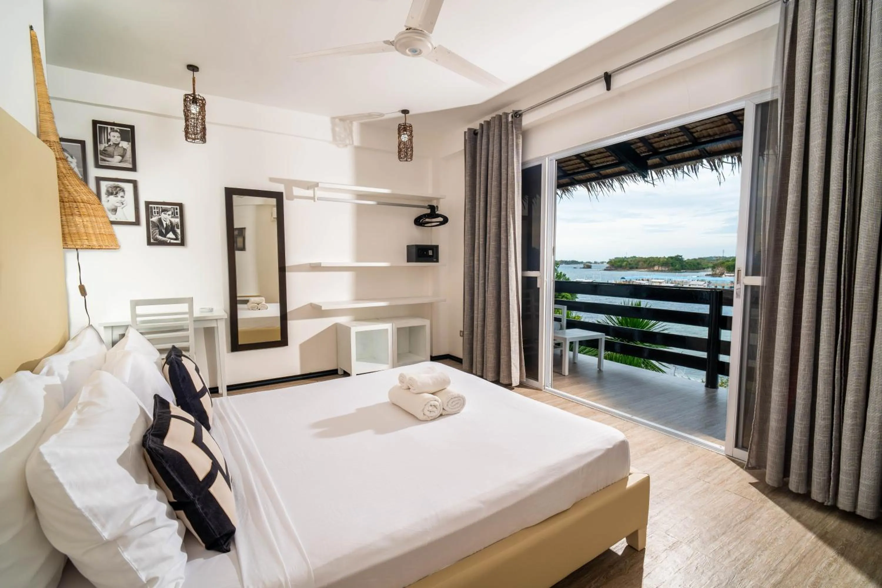 View (from property/room), Bed in Blanco Beach Resort Malapascua