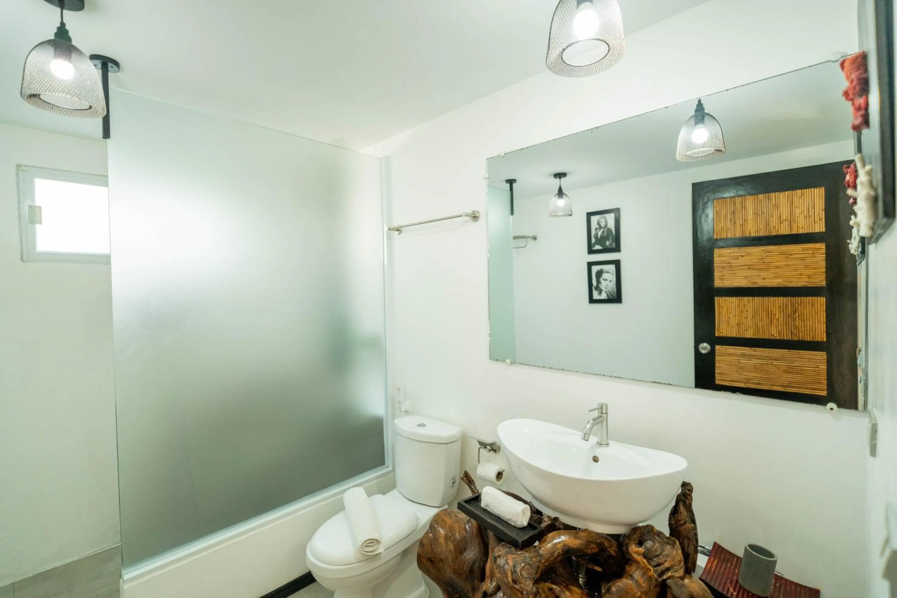 Bathroom in Blanco Beach Resort Malapascua