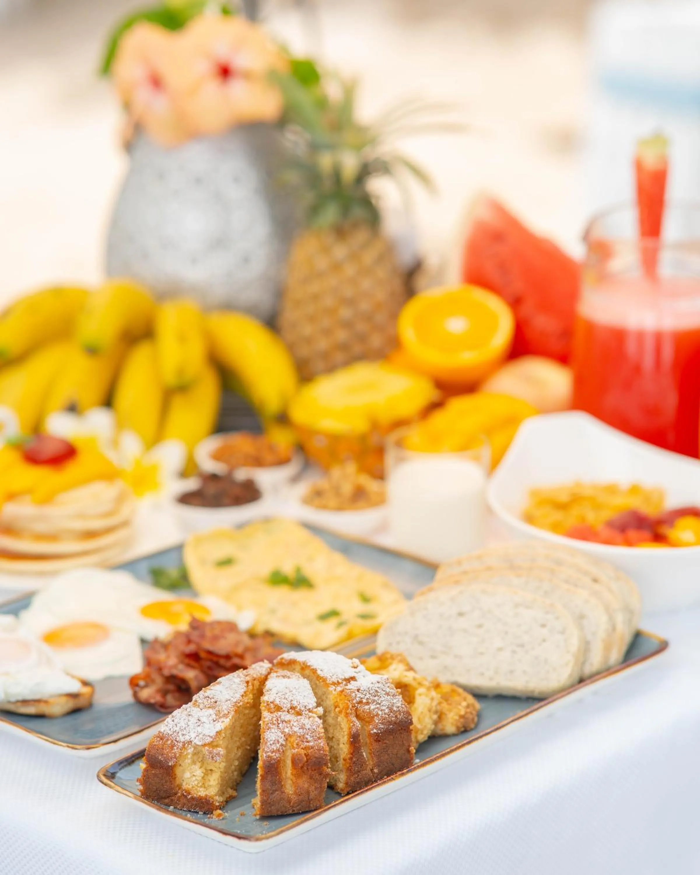 Buffet breakfast in Blanco Beach Resort Malapascua